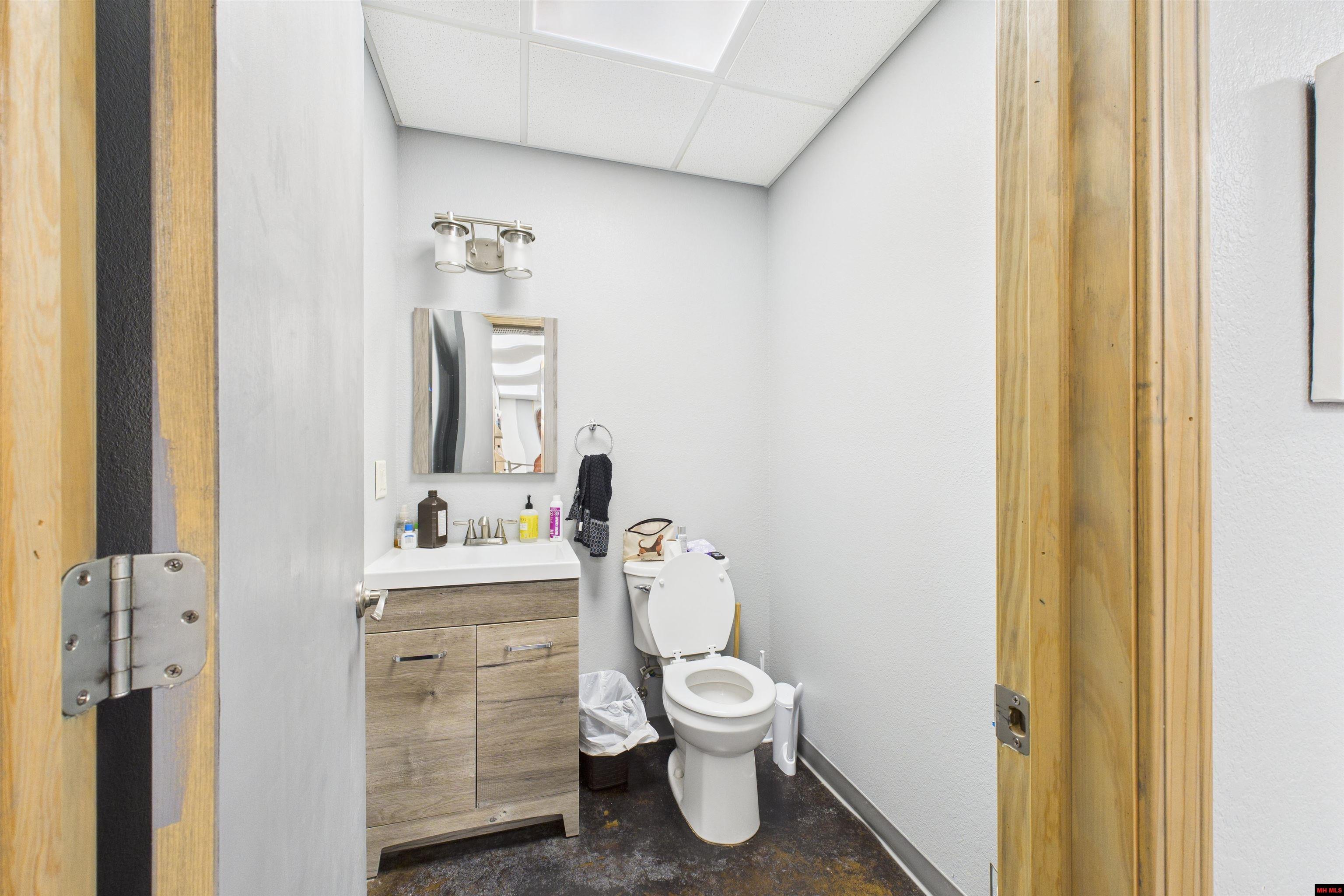 702 E MAIN STREET Flippin, AR