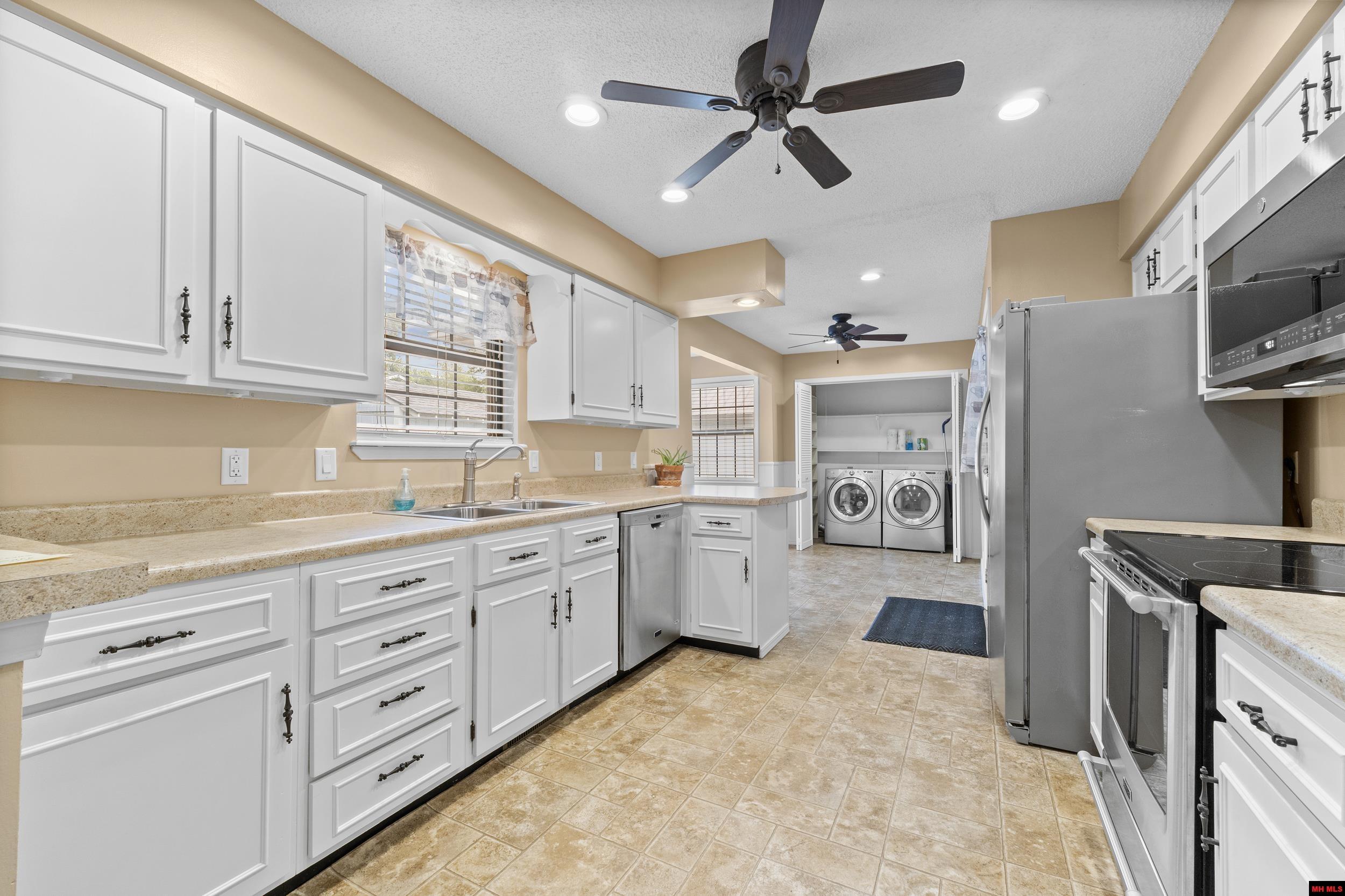 1001 HEATHERDOWN TRAIL Mountain Home, AR 72653