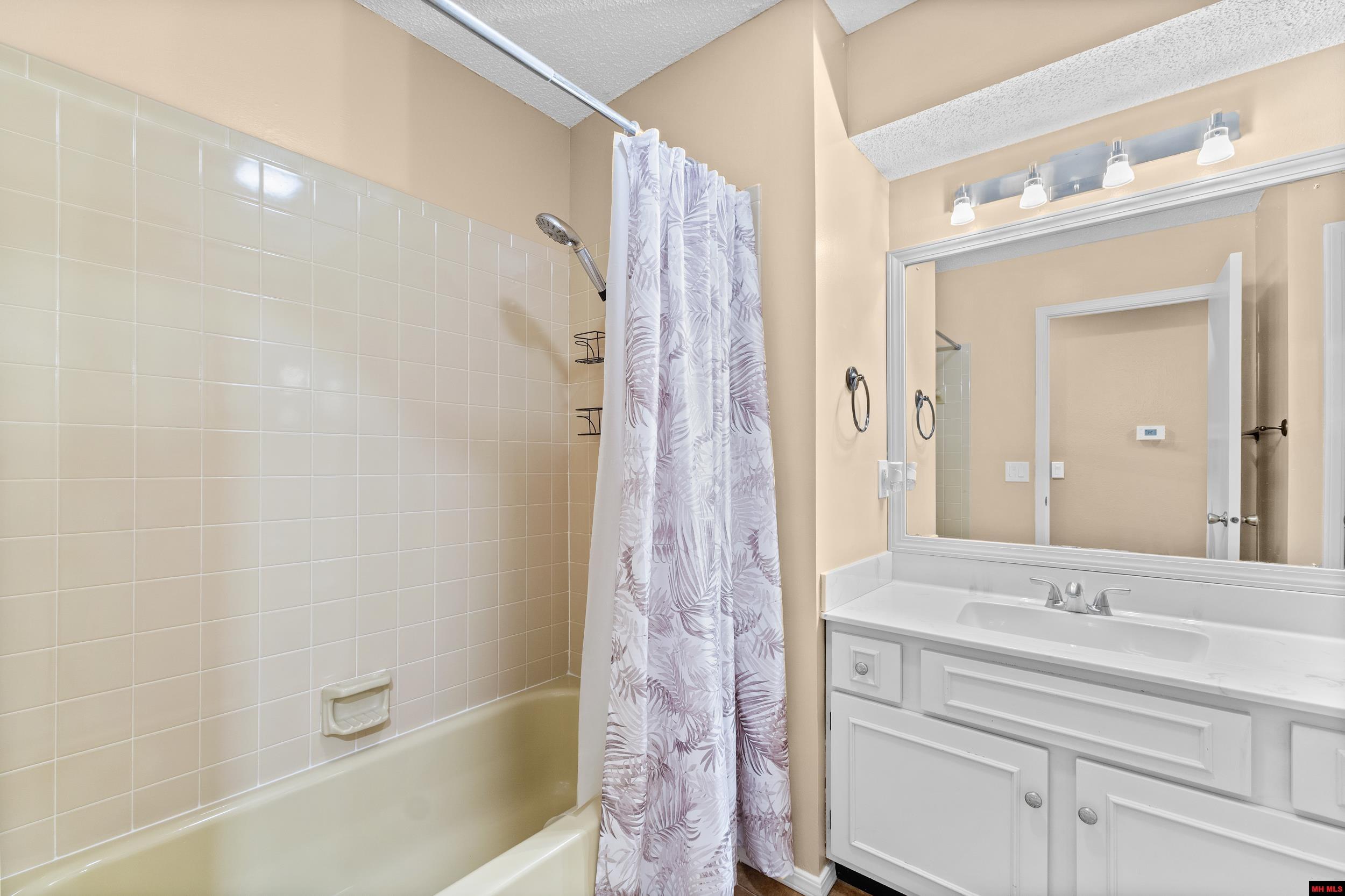 1001 HEATHERDOWN TRAIL Mountain Home, AR 72653