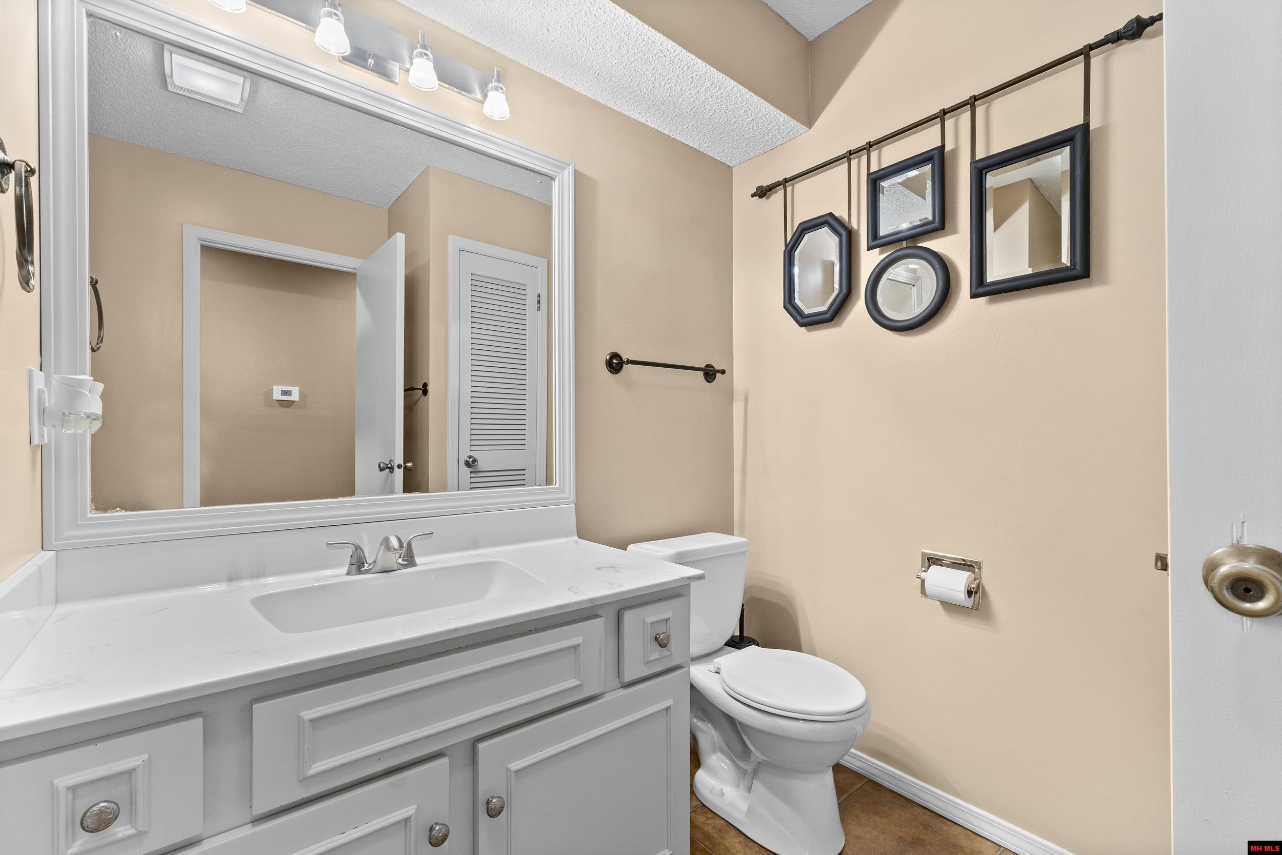 1001 HEATHERDOWN TRAIL Mountain Home, AR 72653