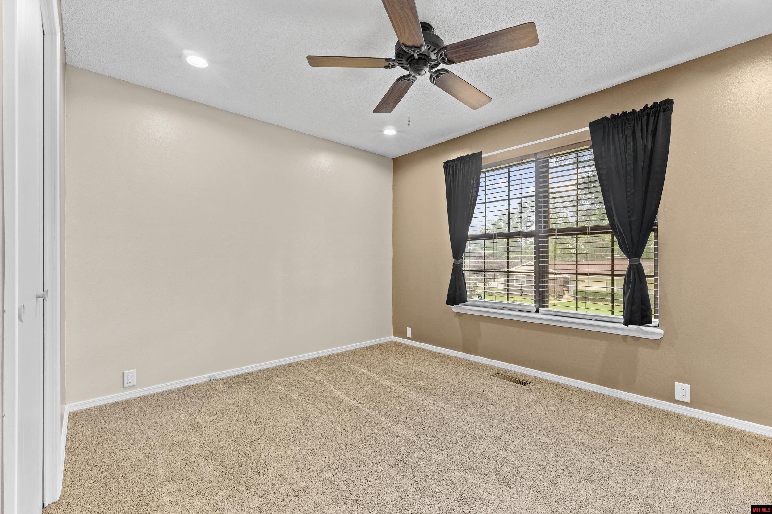 1001 HEATHERDOWN TRAIL Mountain Home, AR 72653