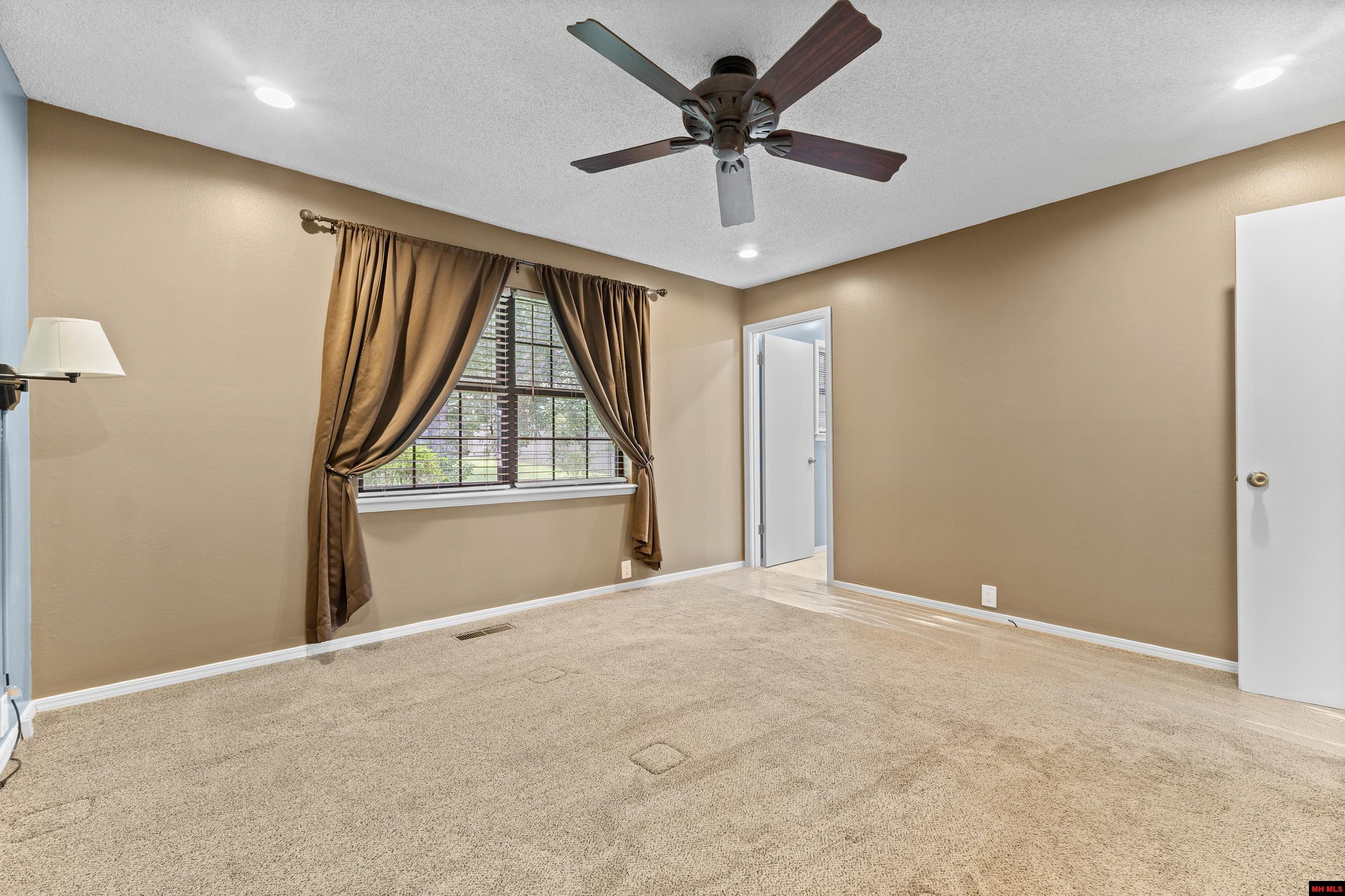 1001 HEATHERDOWN TRAIL Mountain Home, AR 72653