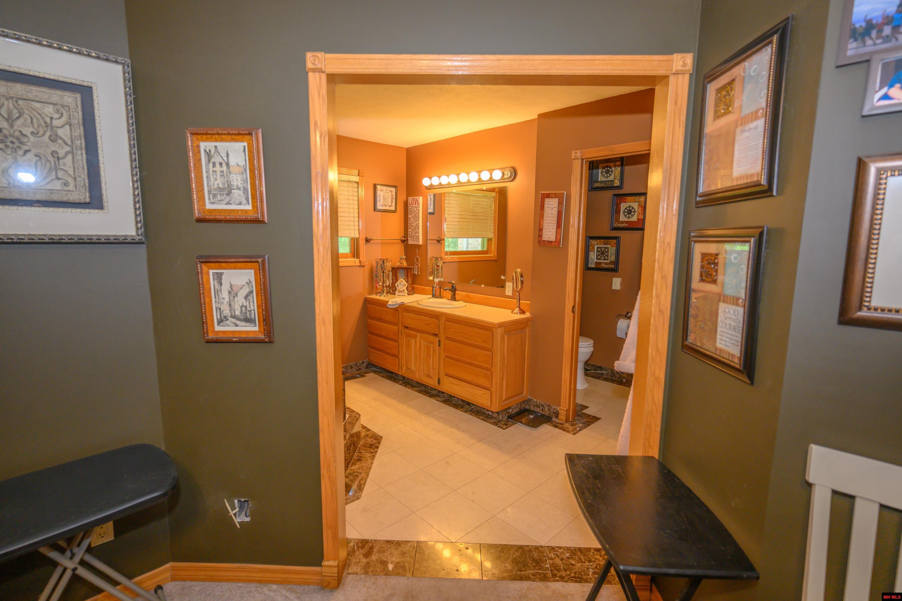 2041 SHADOW OAK DRIVE Mountain Home, AR