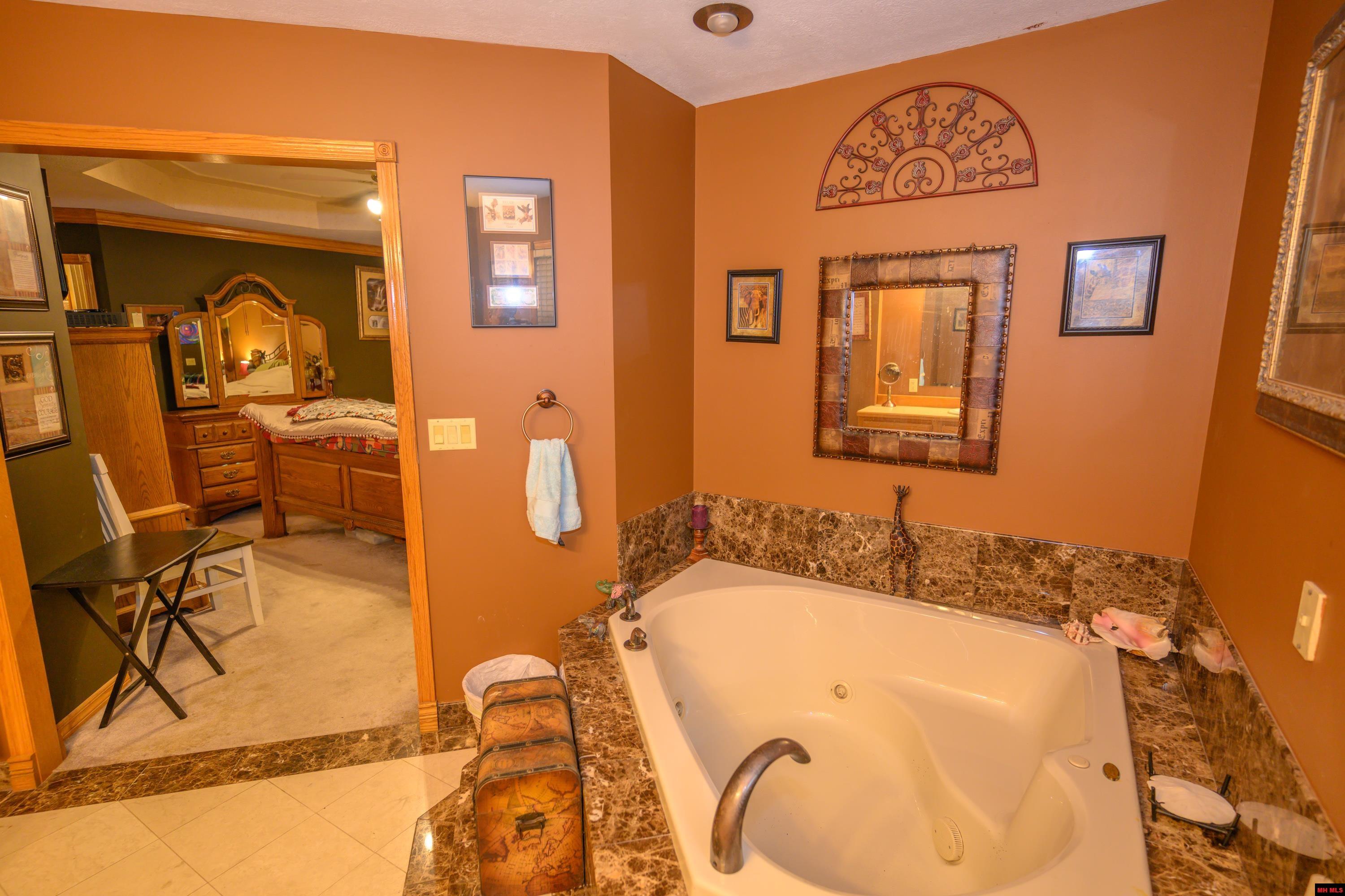 2041 SHADOW OAK DRIVE Mountain Home, AR