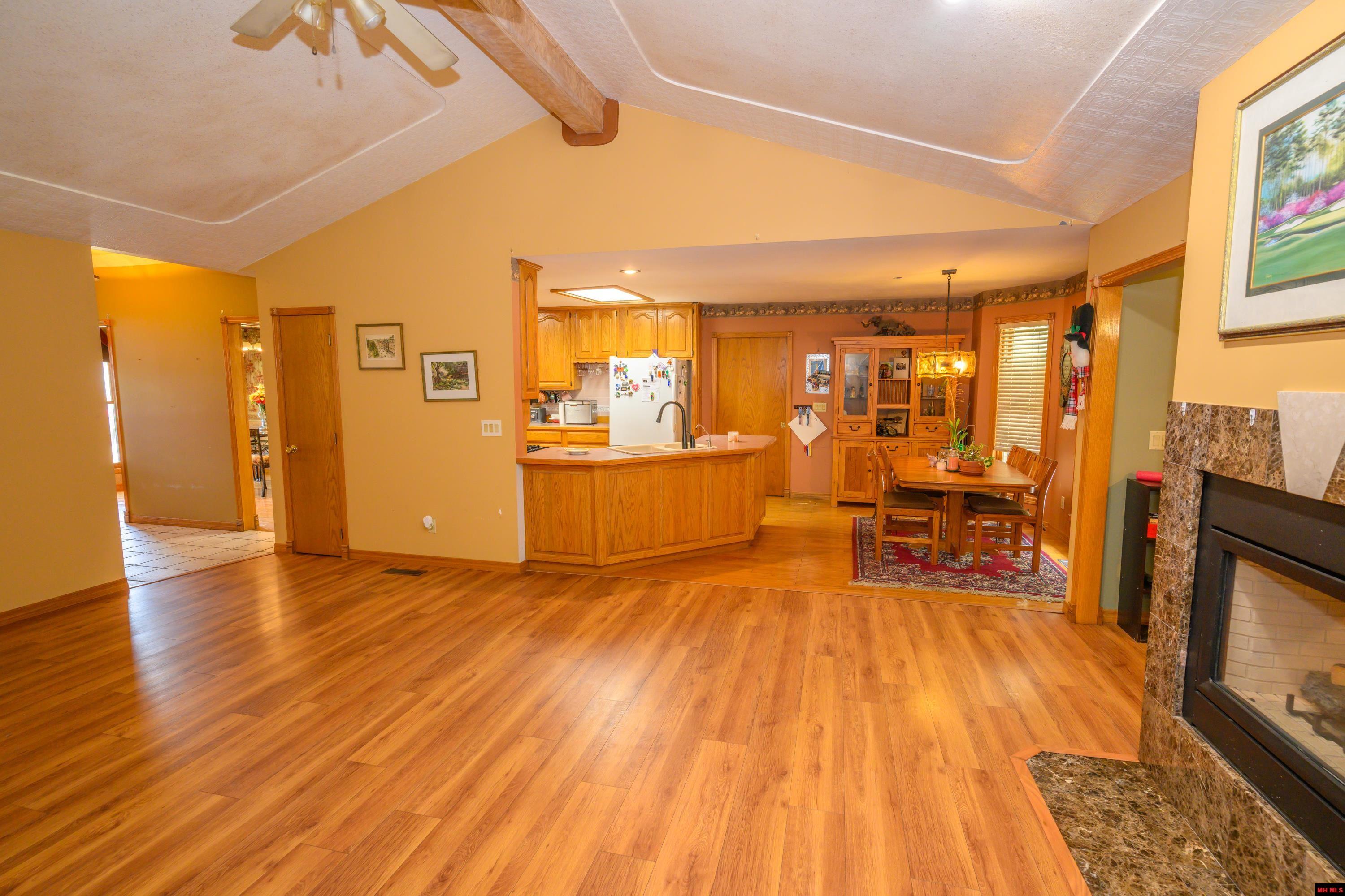 2041 SHADOW OAK DRIVE Mountain Home, AR
