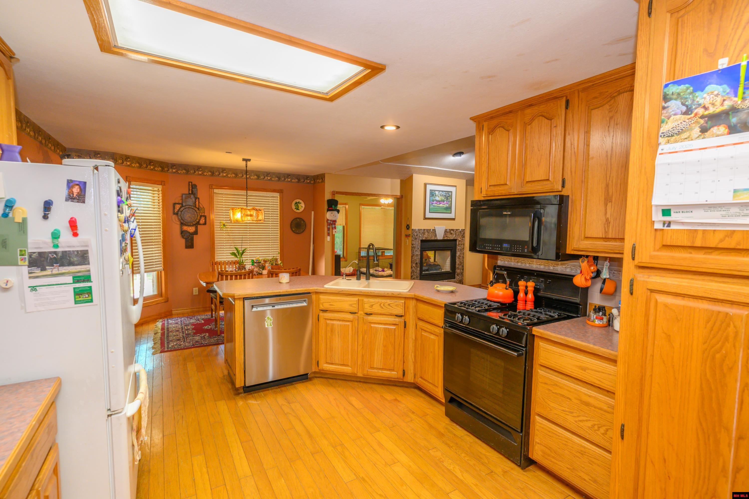 2041 SHADOW OAK DRIVE Mountain Home, AR