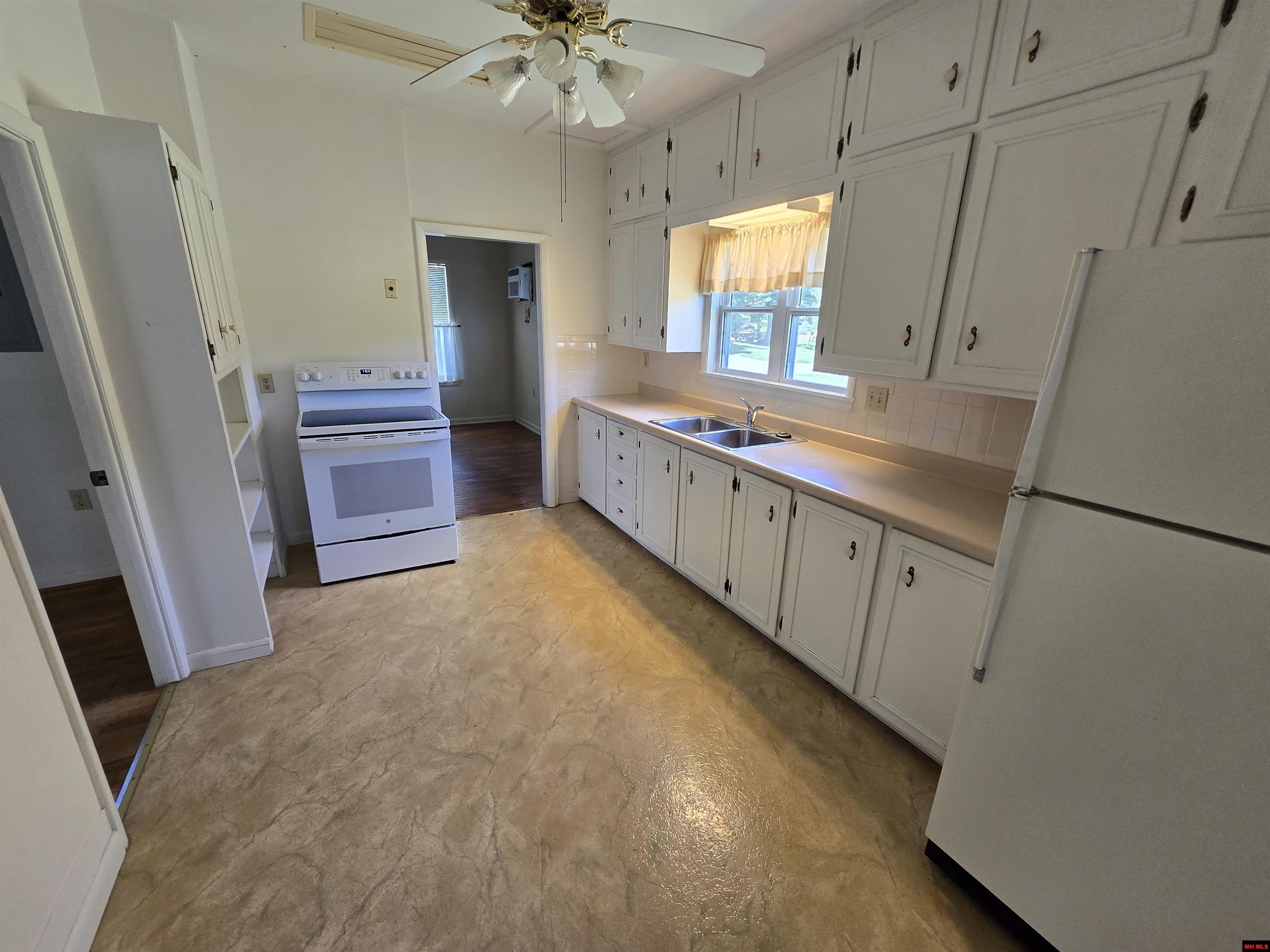 610 E 2ND STREET Mountain Home, AR