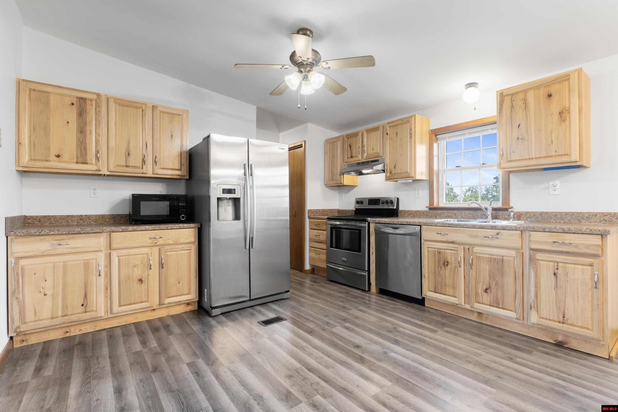 2979 ROCKY RIDGE ROAD Mountain Home, AR 72653