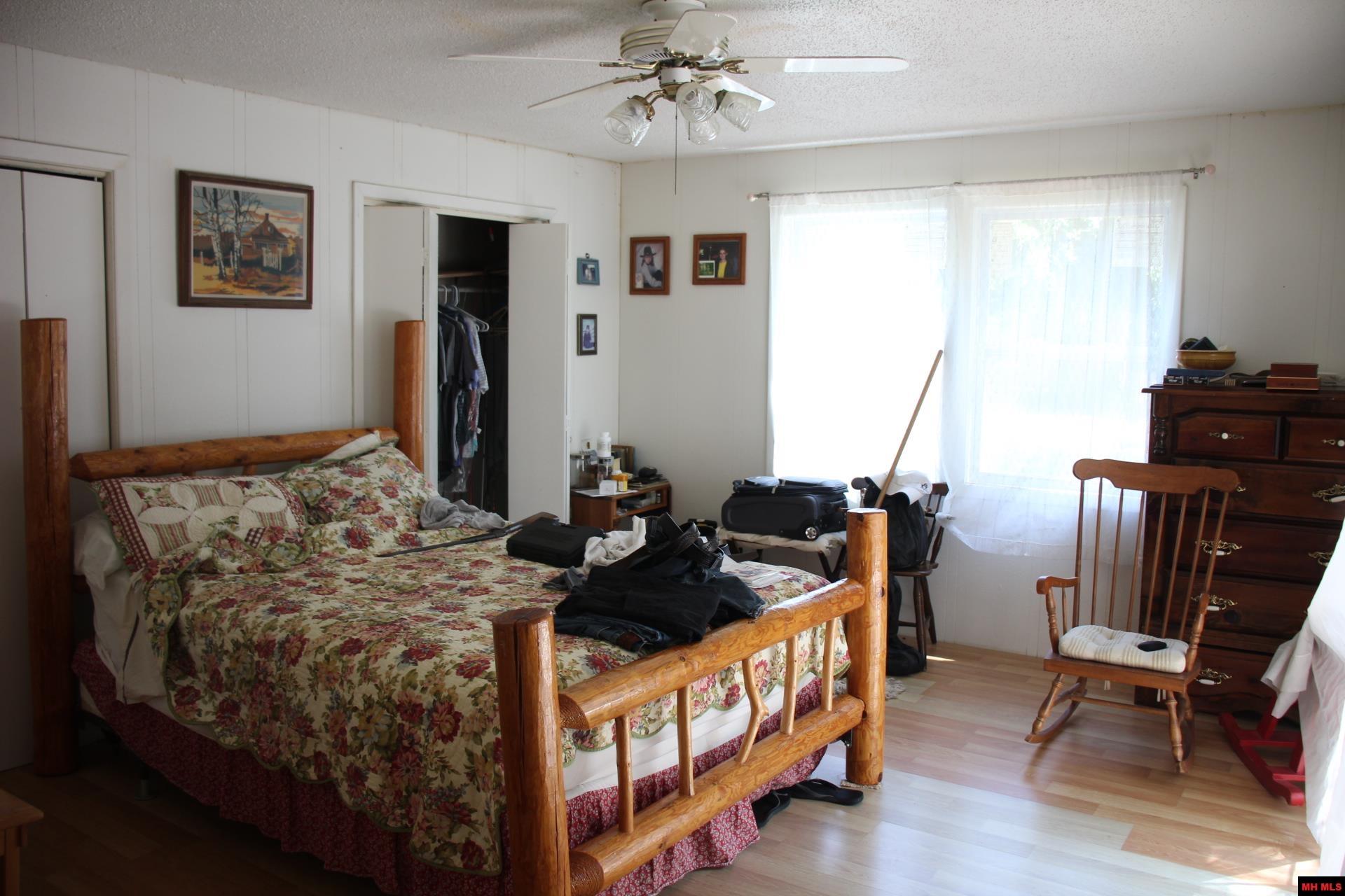 12366 NW HWY 125 Yellville, AR 72687