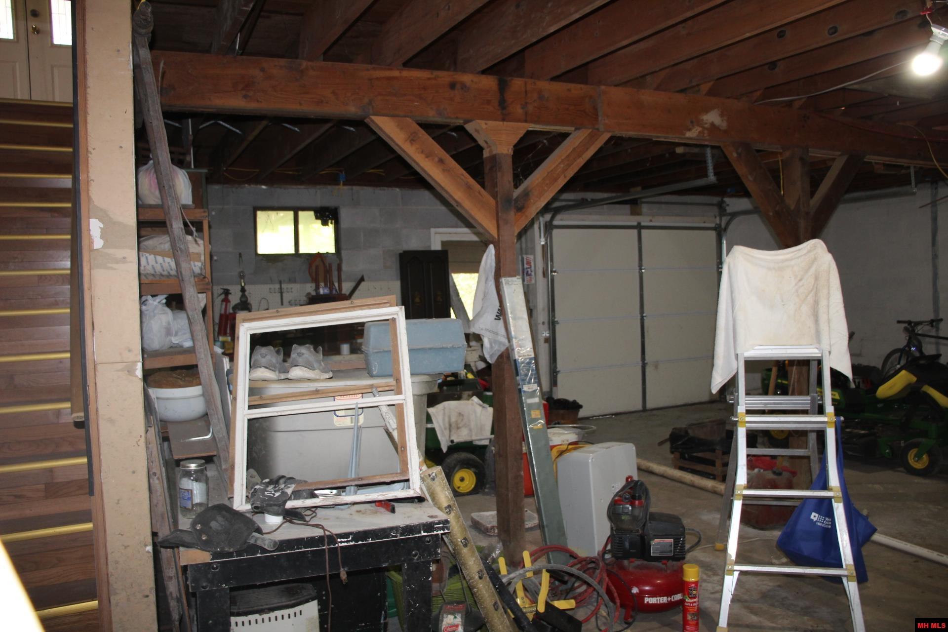 12366 NW HWY 125 Yellville, AR 72687