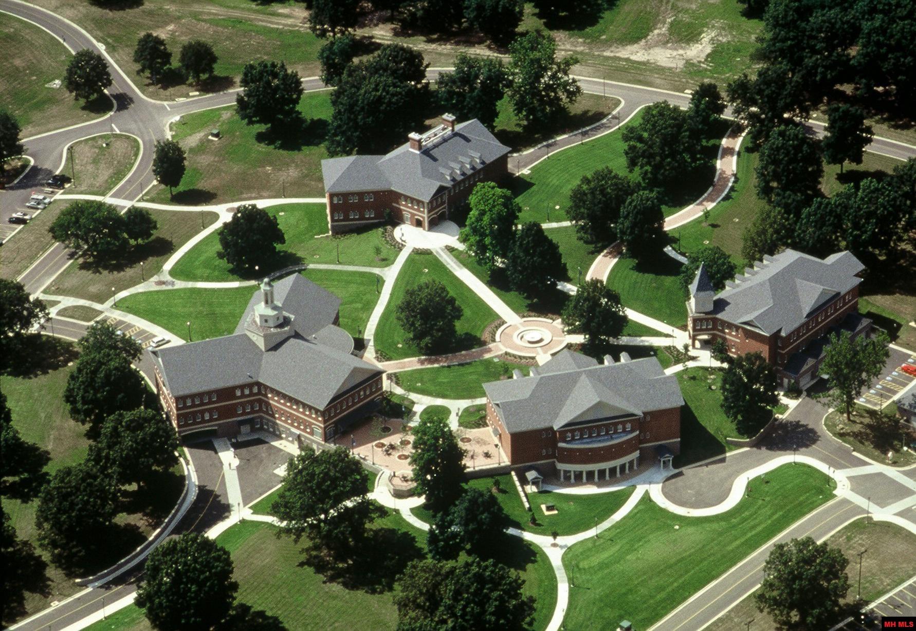 180 OAK TREE TERRACE Mountain Home, AR