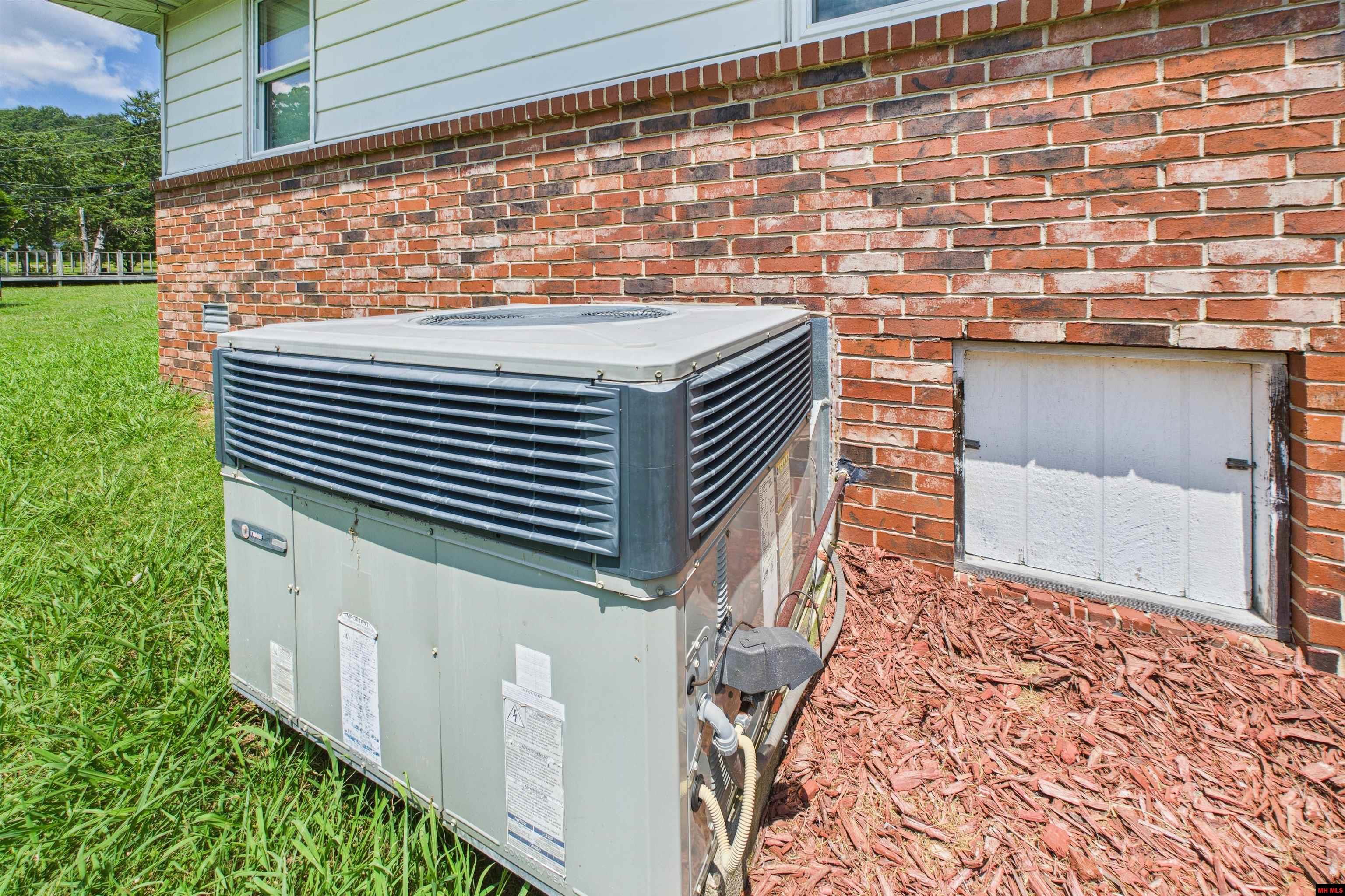 605 BROADMOOR CIRCLE Mountain Home, AR 72653