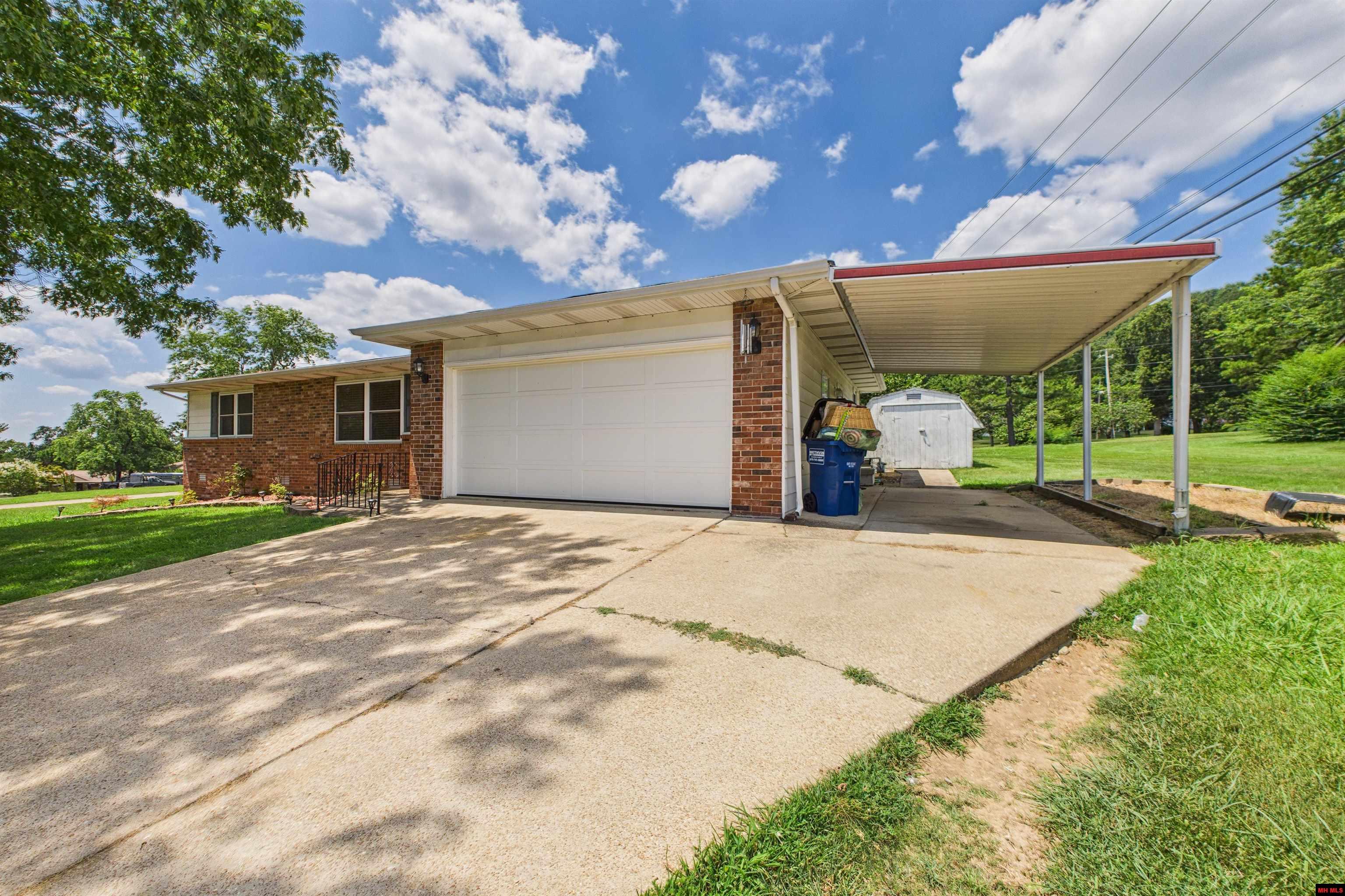 605 BROADMOOR CIRCLE Mountain Home, AR 72653