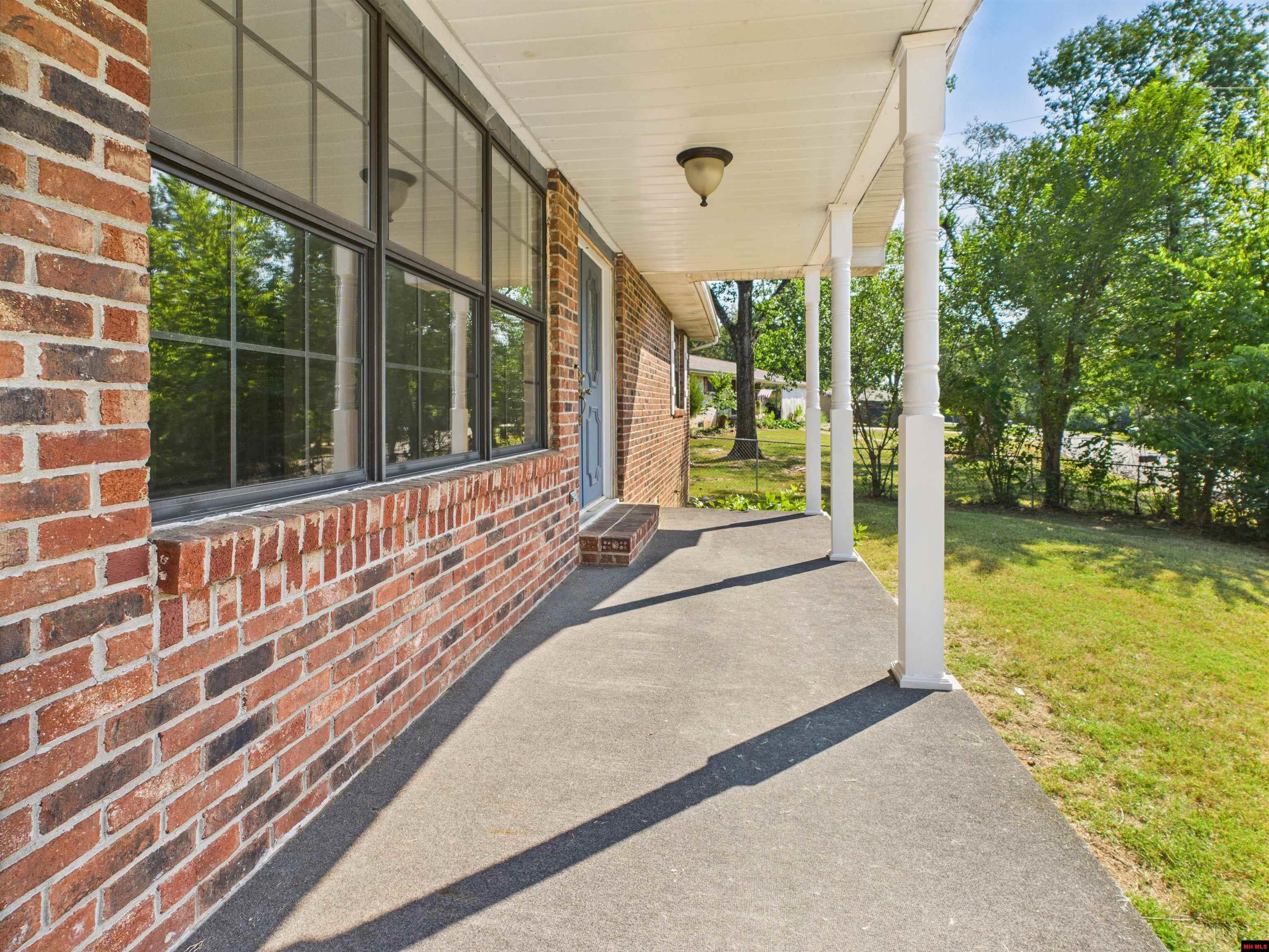 1138 MEADOWCREST DRIVE Mountain Home, AR 72653