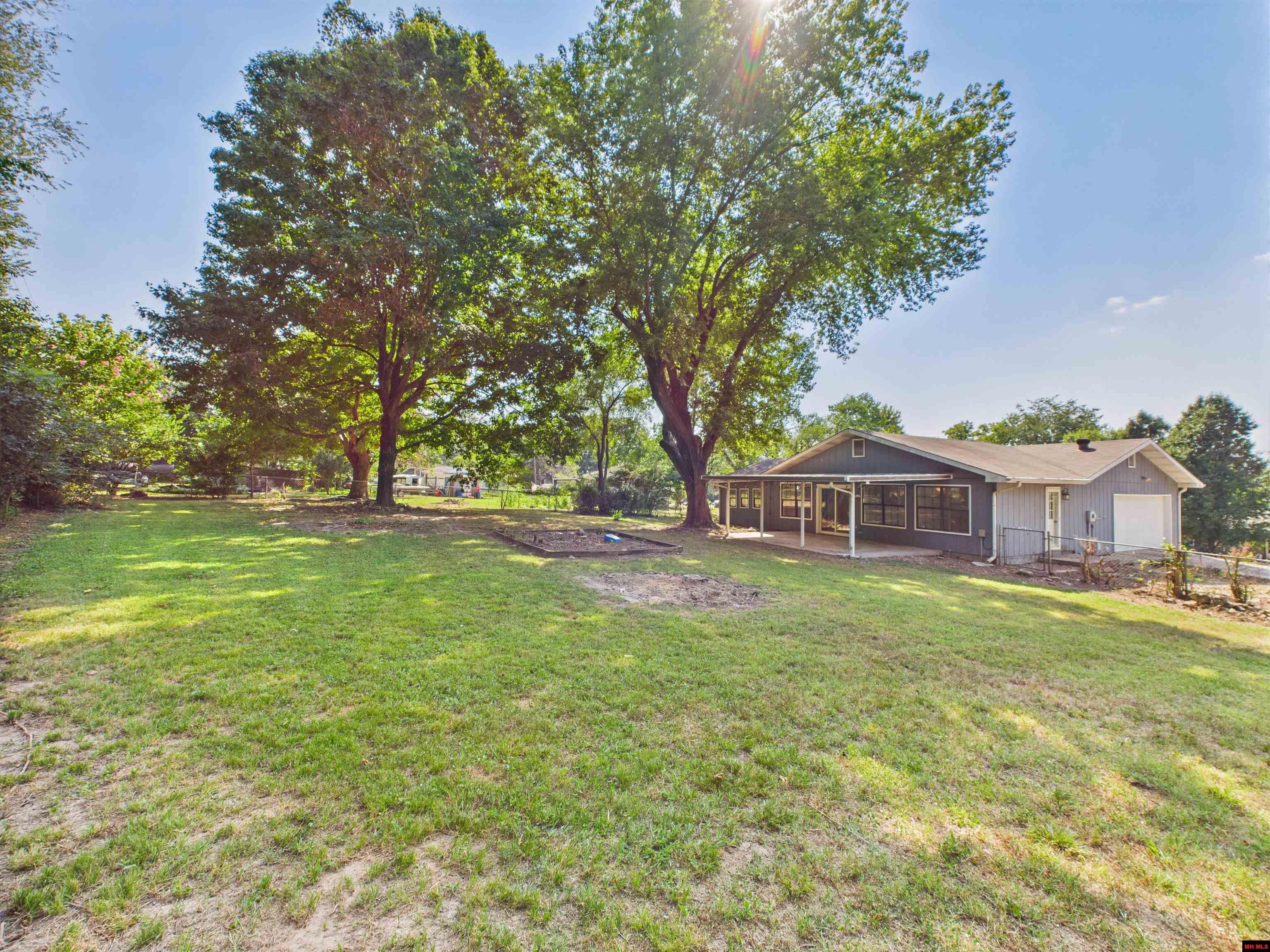 1138 MEADOWCREST DRIVE Mountain Home, AR 72653