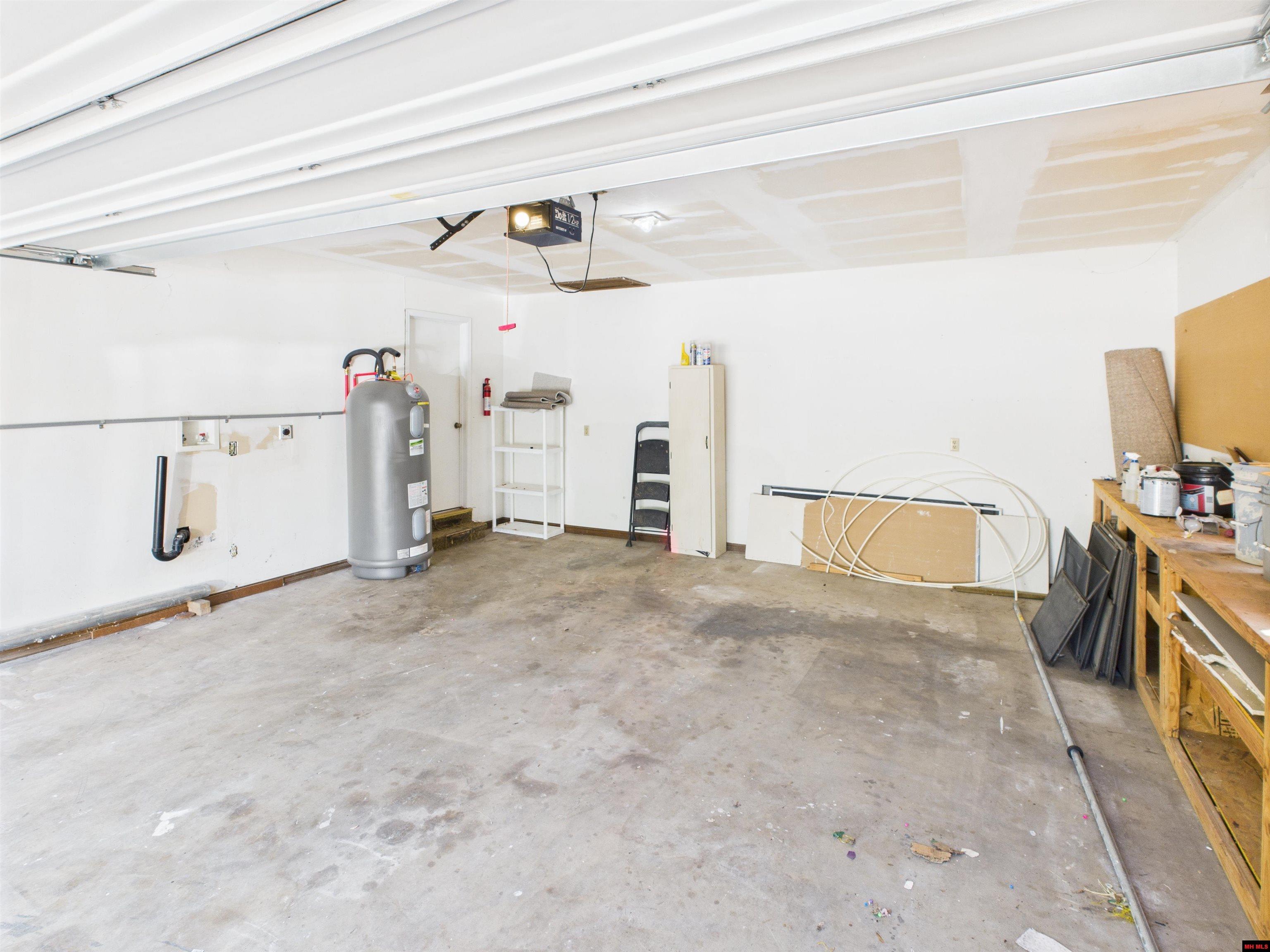 1138 MEADOWCREST DRIVE Mountain Home, AR 72653