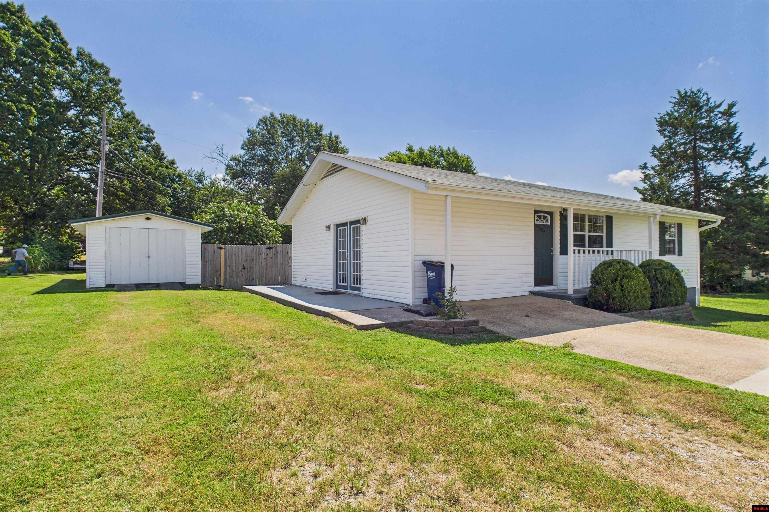 629 N COLLEGE STREET Mountain Home, AR 72653