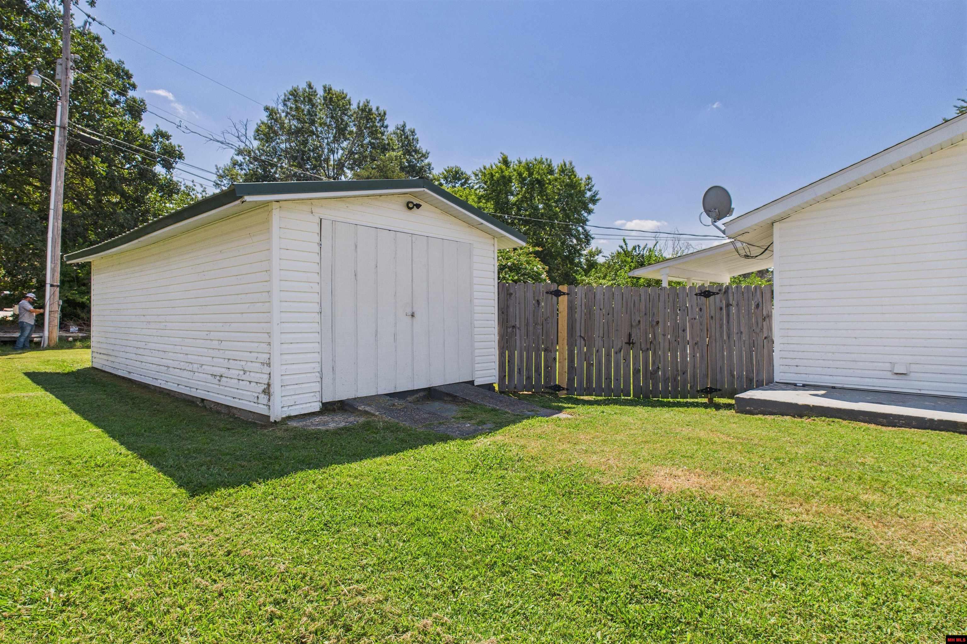 629 N COLLEGE STREET Mountain Home, AR 72653