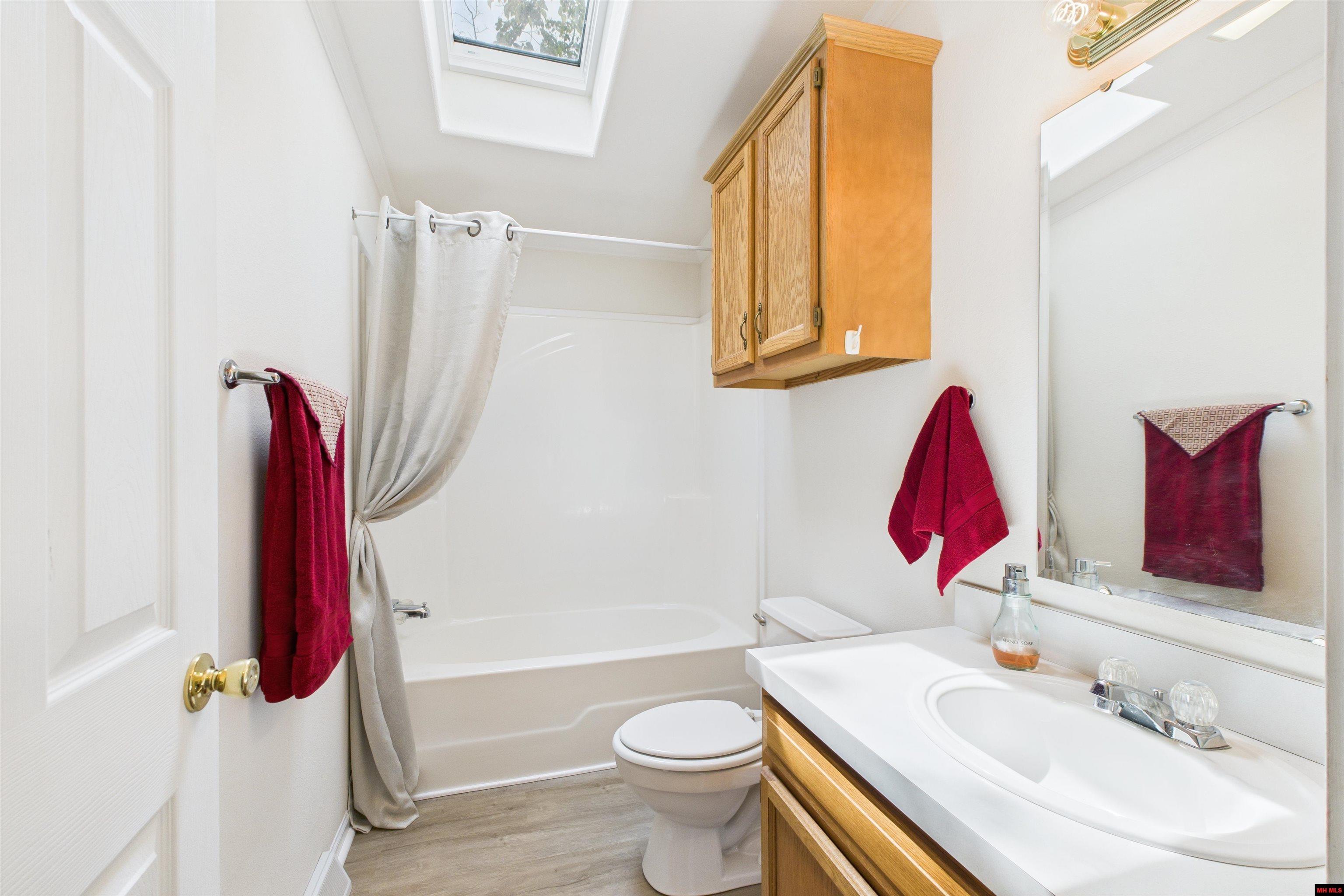 1252 CR 30 Mountain Home, AR 72653