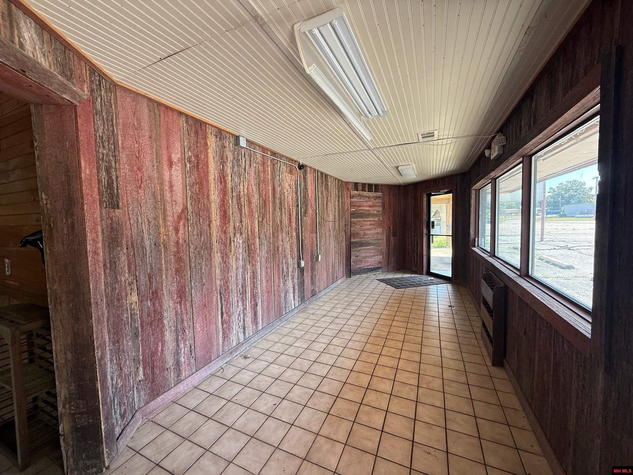 1400 CENTRAL BOULEVARD Bull Shoals, AR