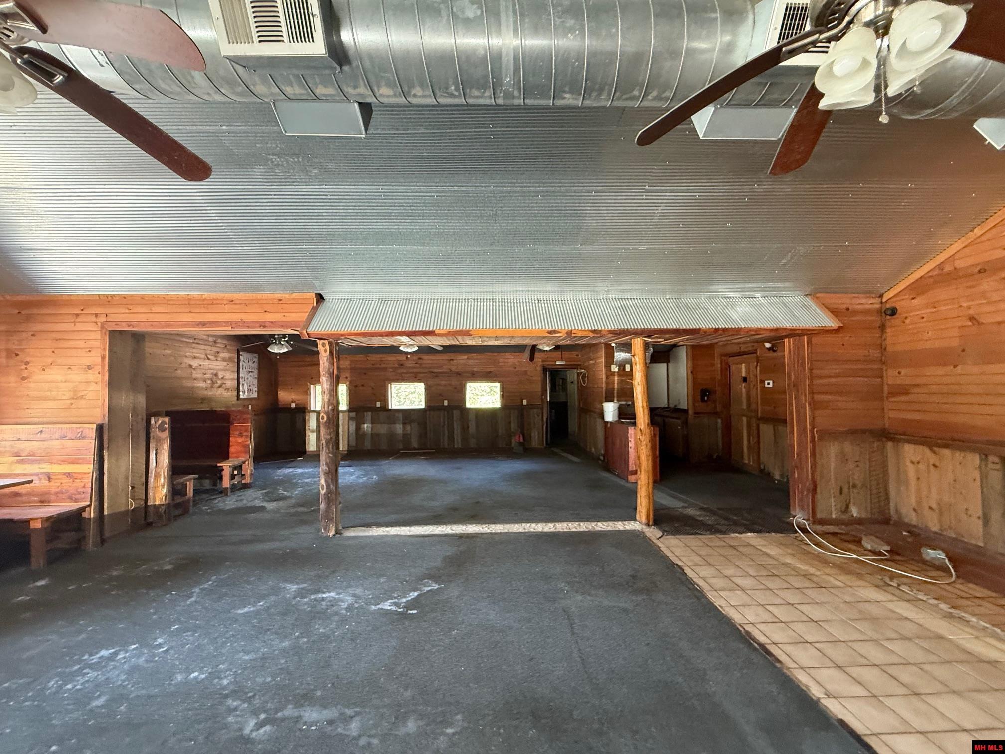 1400 CENTRAL BOULEVARD Bull Shoals, AR