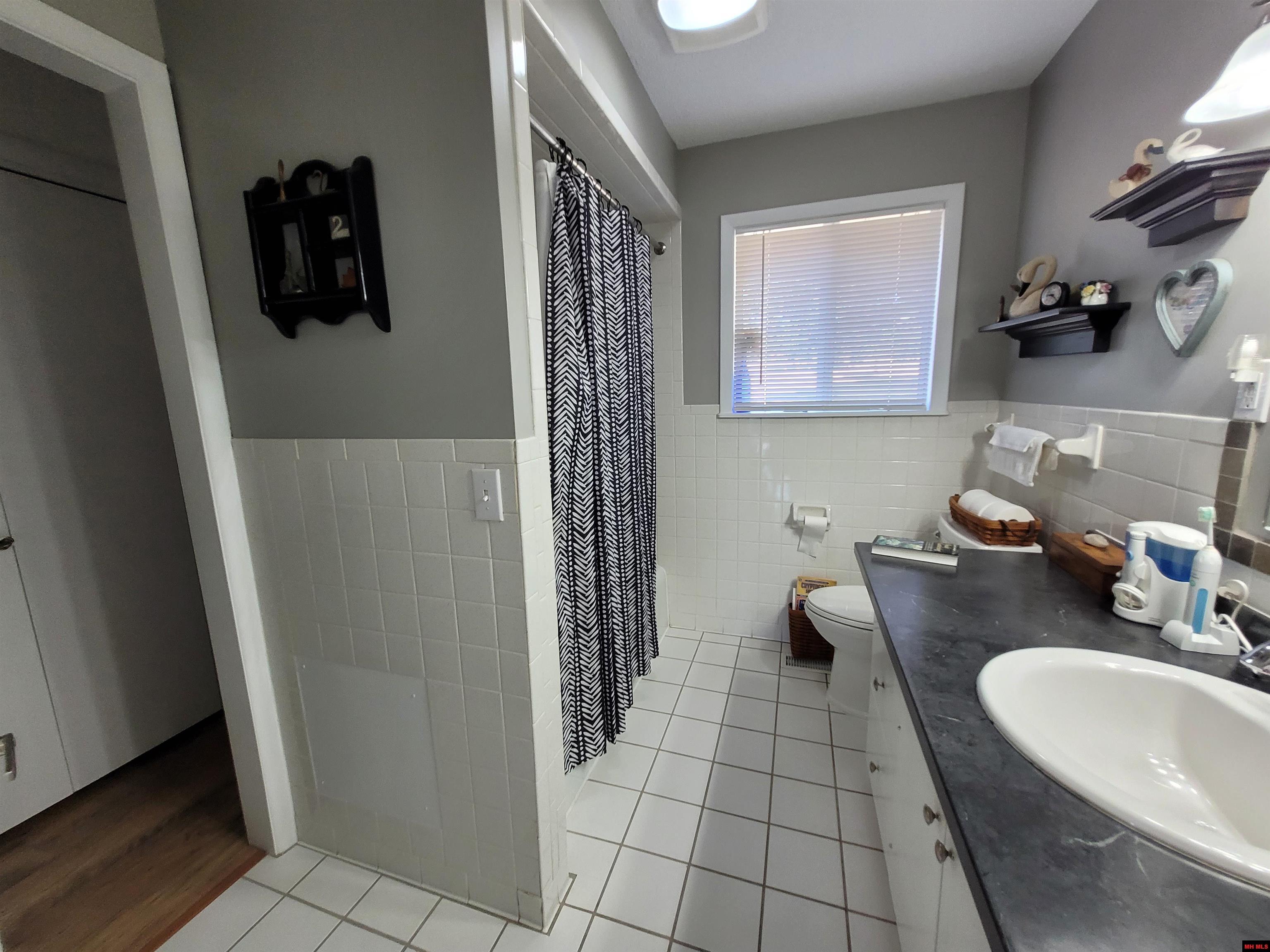 310 W GREEN VALLEY DRIVE Horseshoe Bend, AR 72512