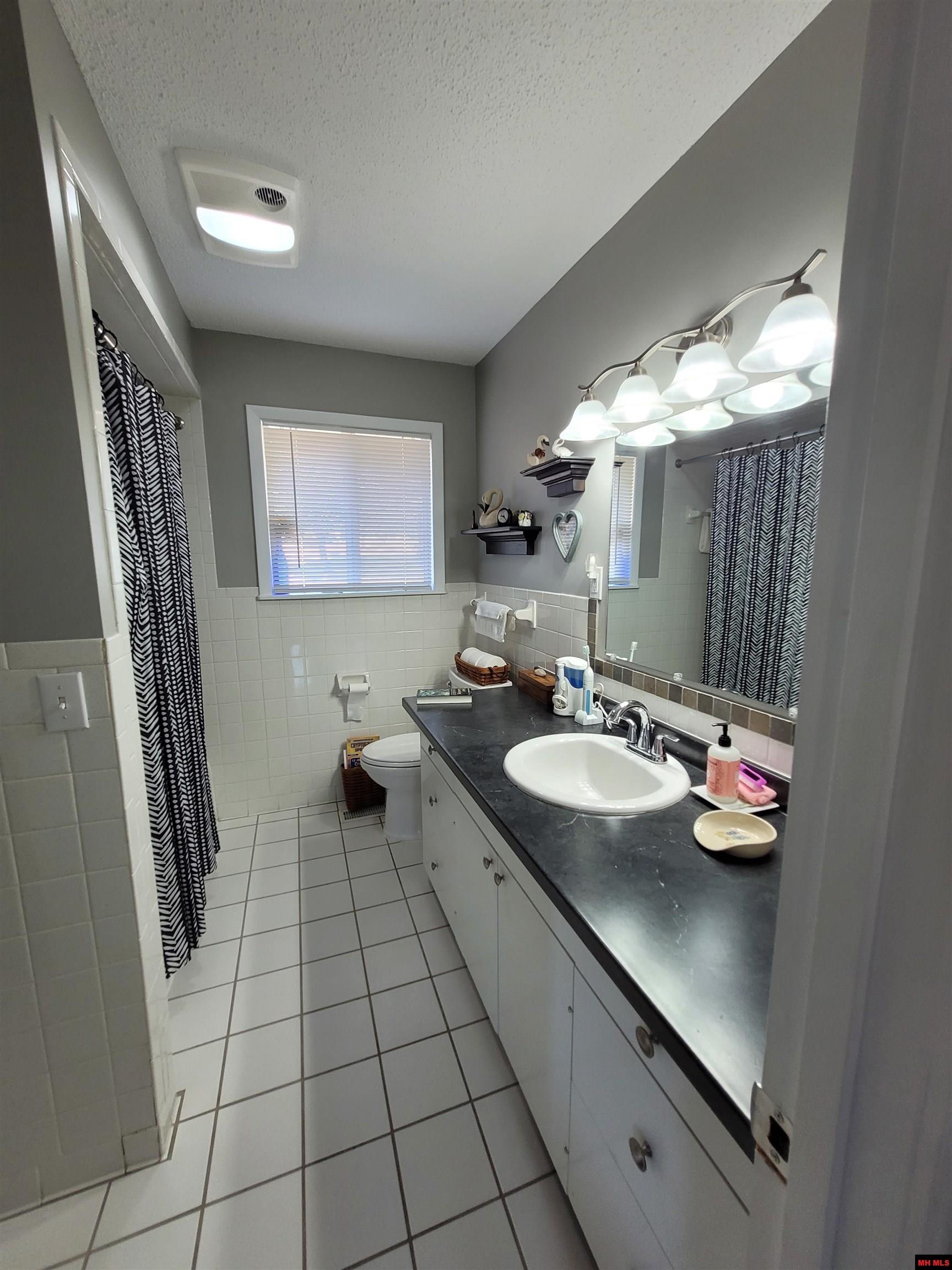 310 W GREEN VALLEY DRIVE Horseshoe Bend, AR 72512