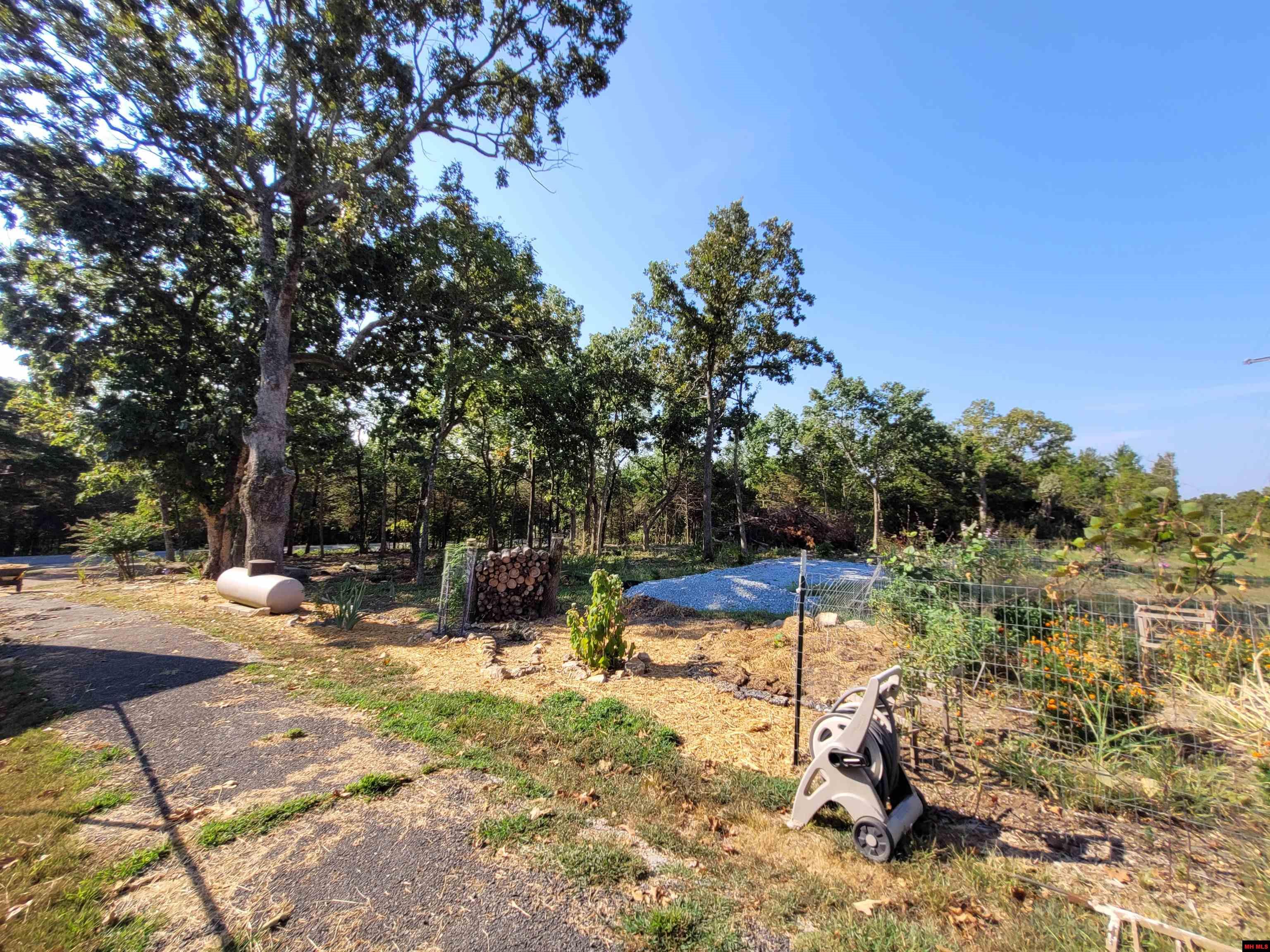 310 W GREEN VALLEY DRIVE Horseshoe Bend, AR 72512