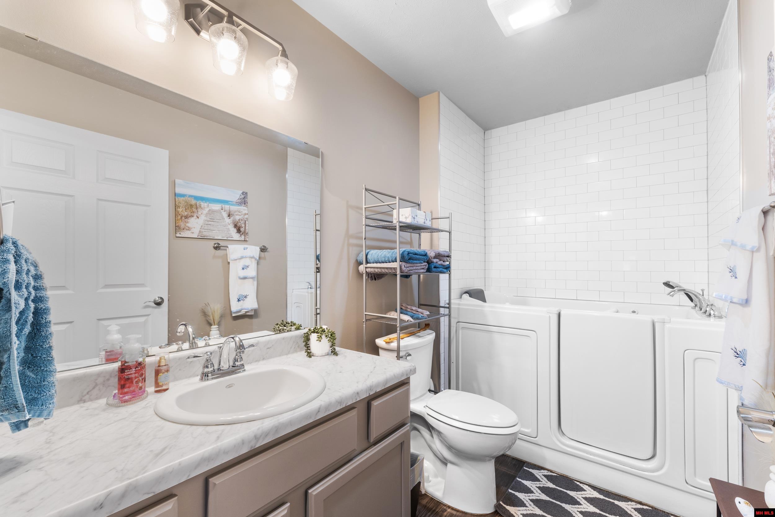 1912 MAUMEE COURT Mountain Home, AR 72653