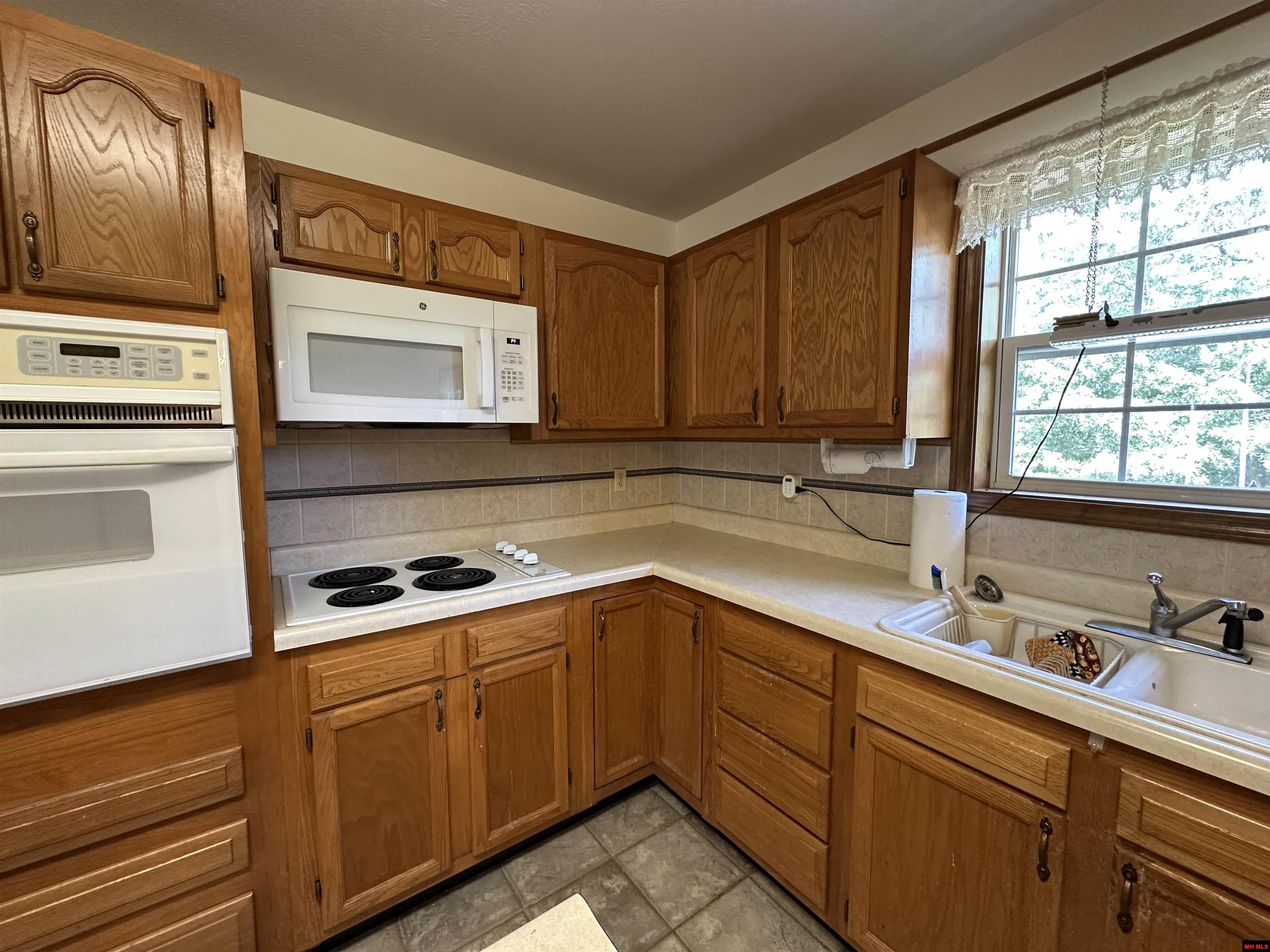 3361 COTTONWOOD ROAD Harrison, AR 72601-3361