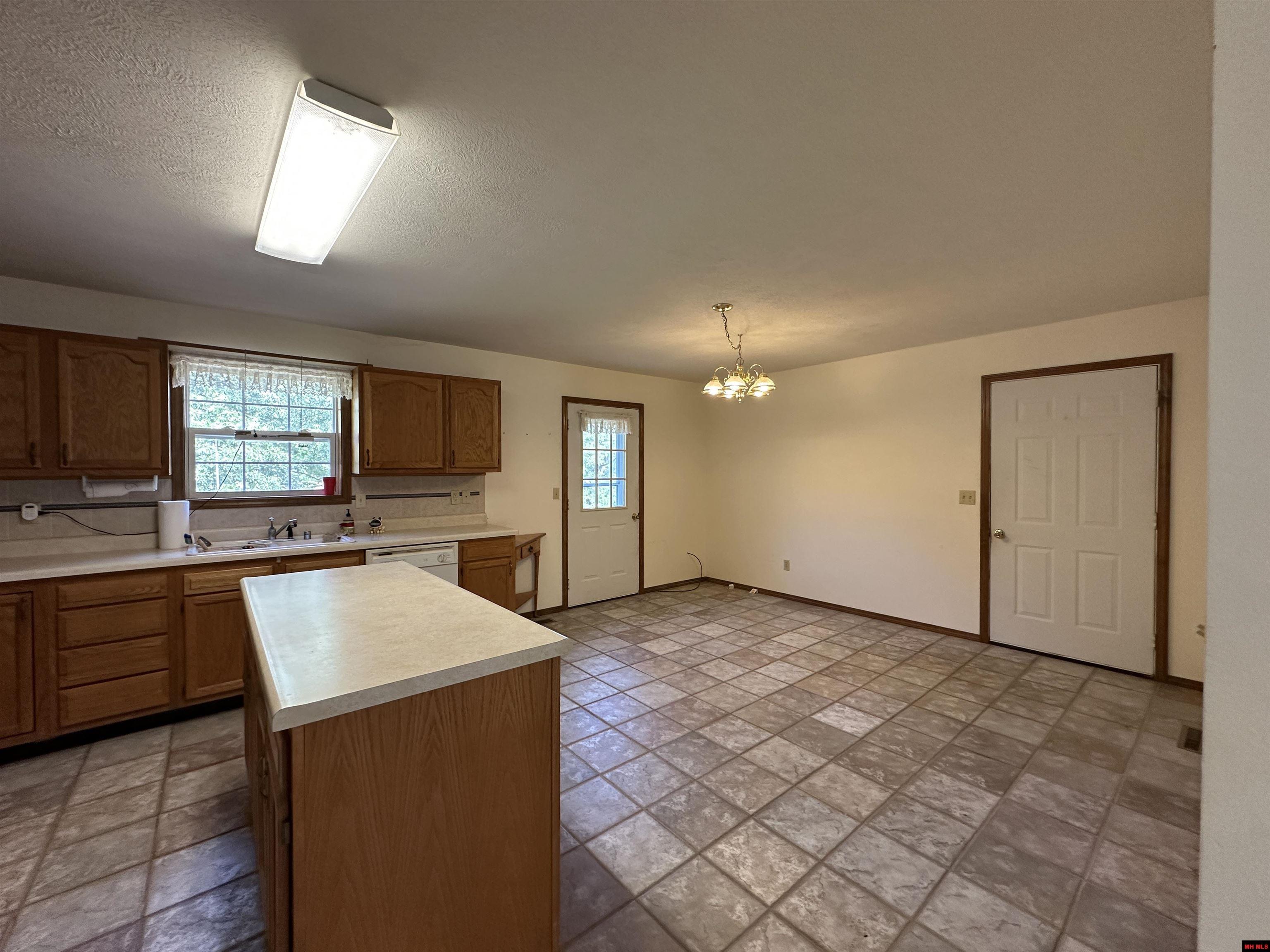 3361 COTTONWOOD ROAD Harrison, AR 72601-3361