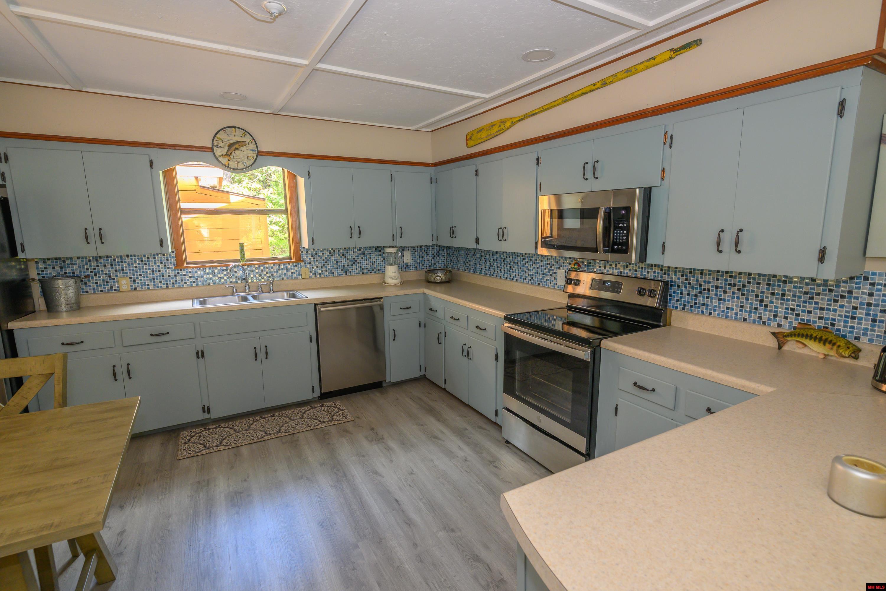 313 RUBY HOLLER LANDING Elizabeth, AR 72531