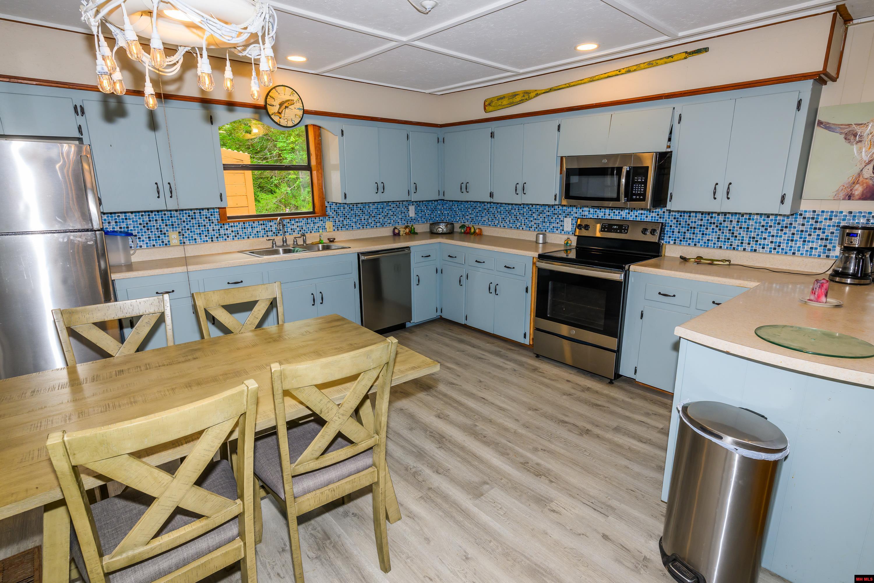 313 RUBY HOLLER LANDING Elizabeth, AR 72531