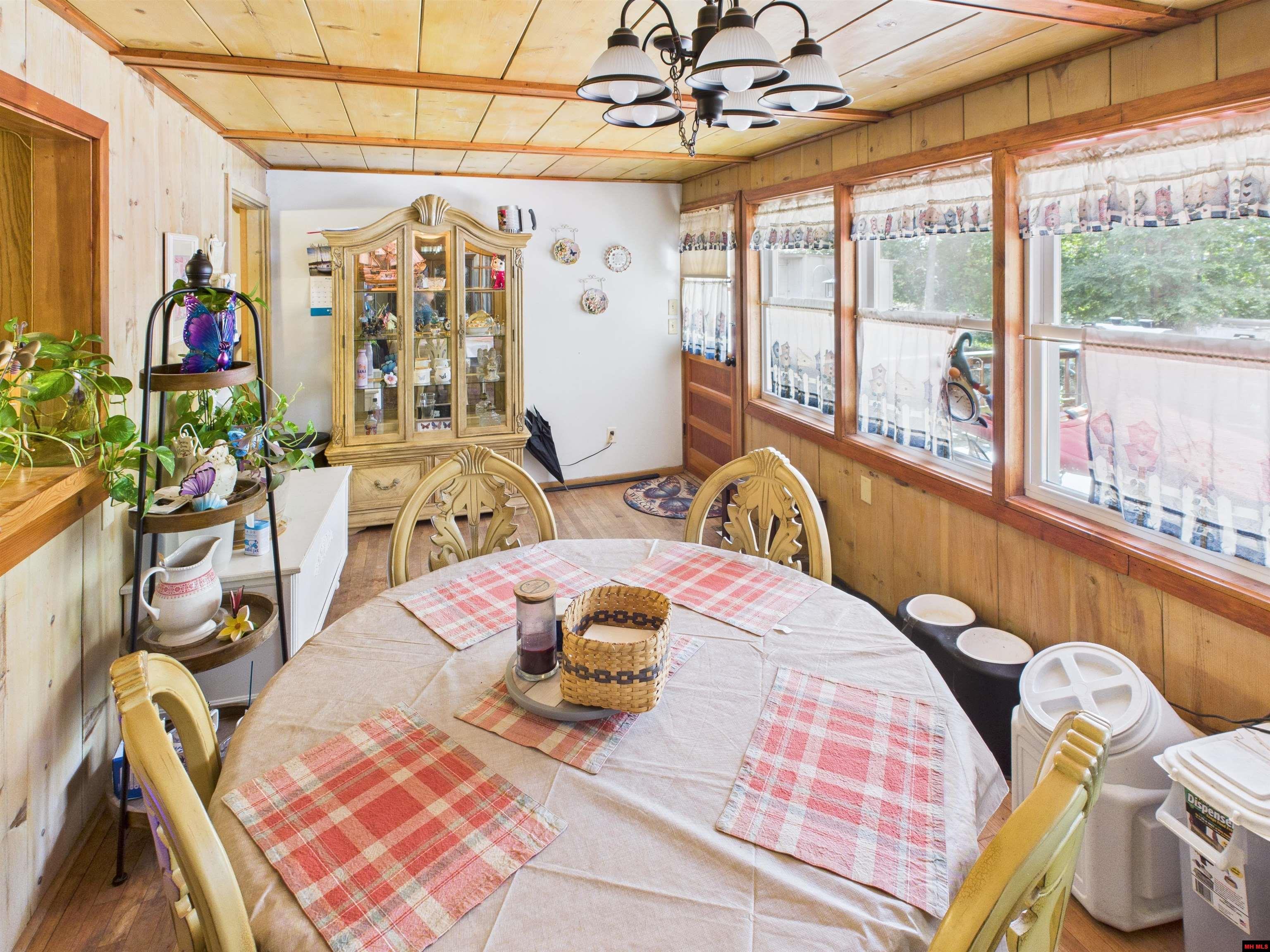 210 Northwest Street