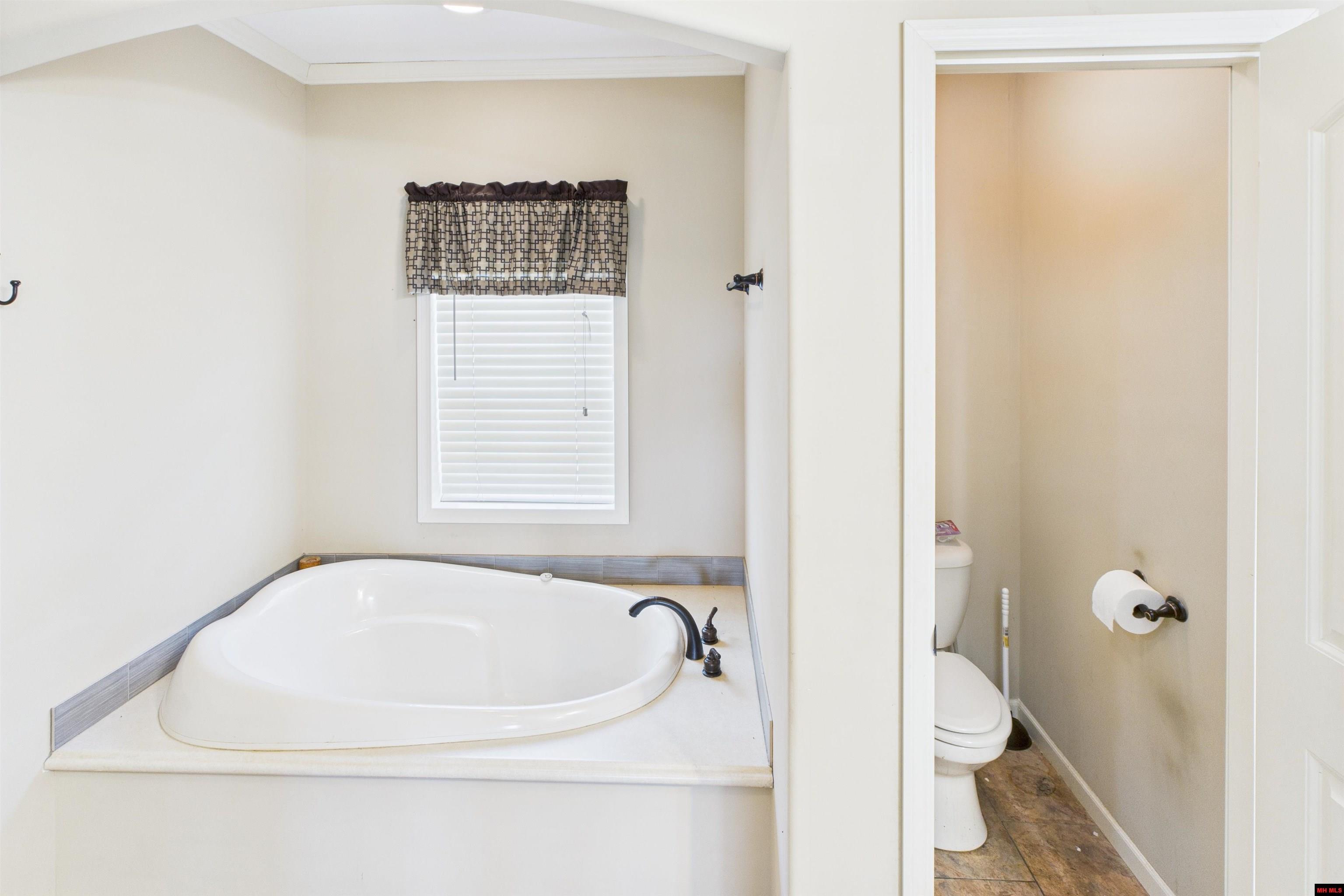 227 TIMBER LANE Yellville, AR