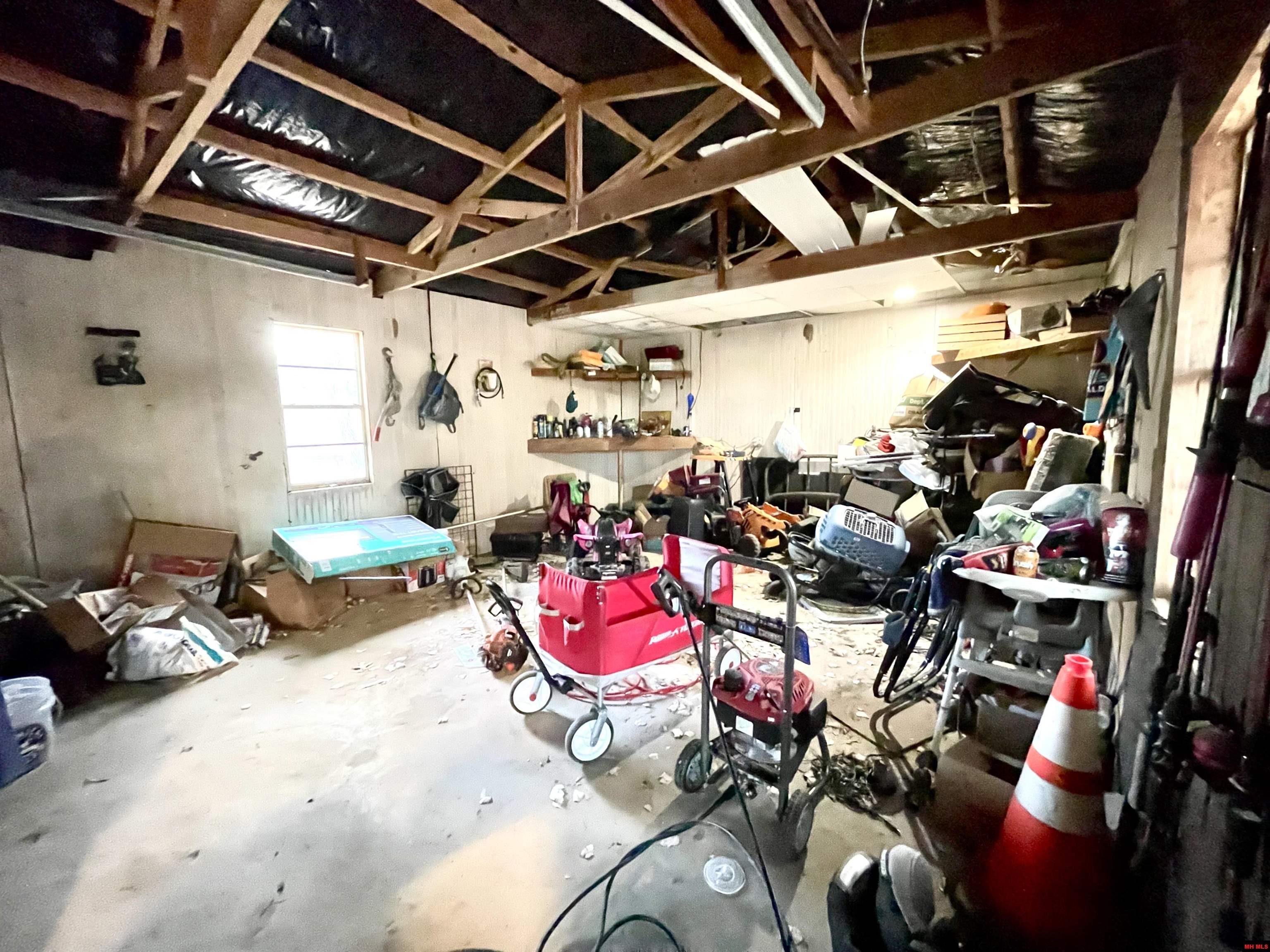 68 S IUKA ROAD Calico Rock, AR 72519