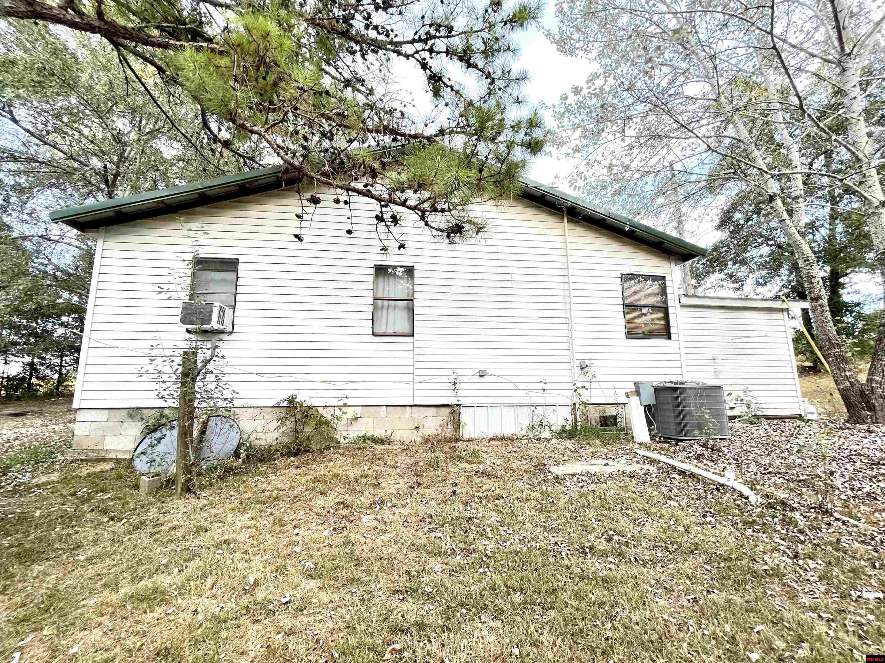 68 S IUKA ROAD Calico Rock, AR 72519