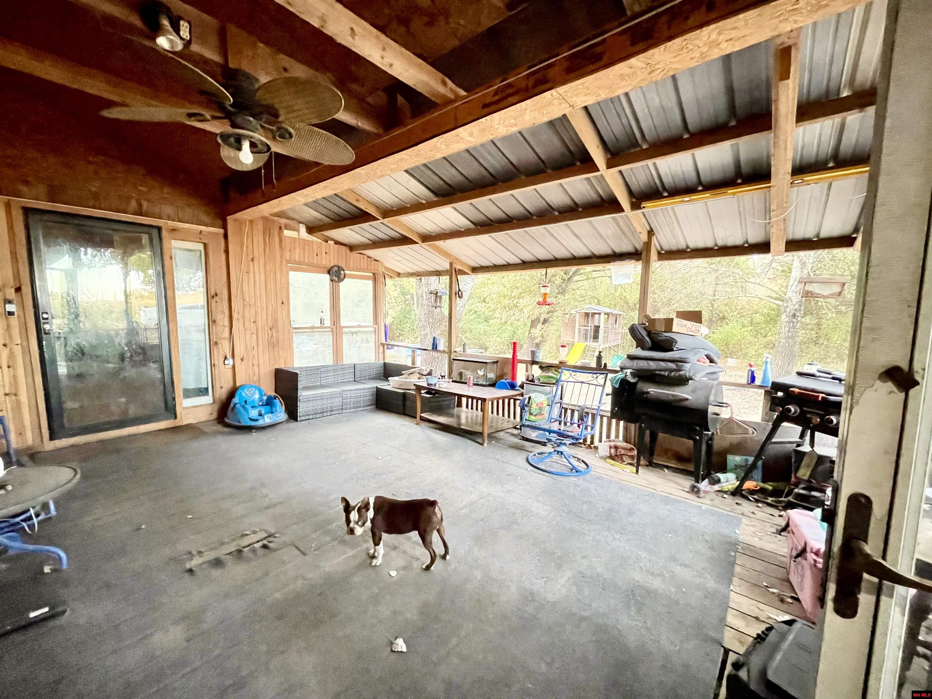 68 S IUKA ROAD Calico Rock, AR 72519