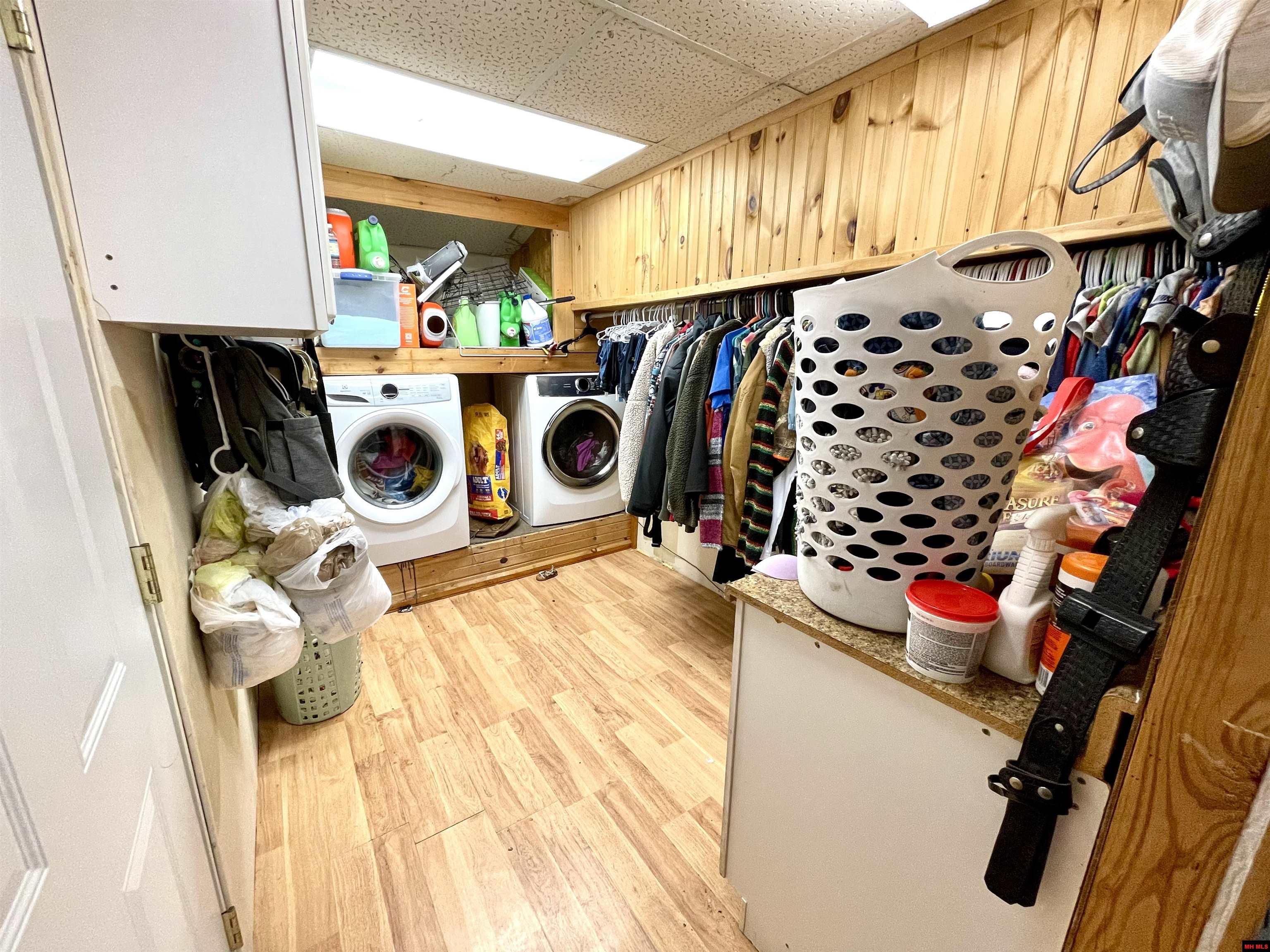 68 S IUKA ROAD Calico Rock, AR 72519