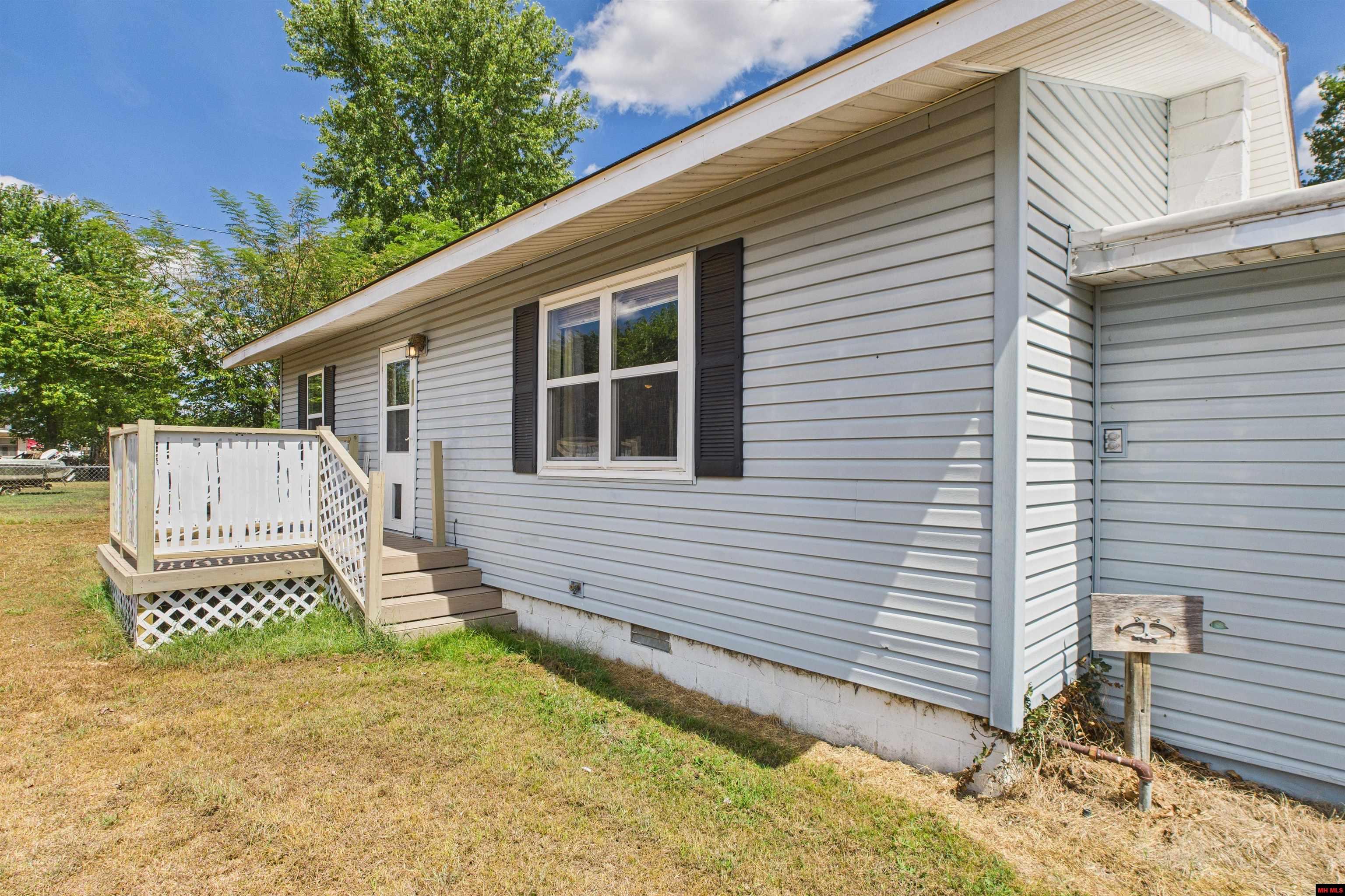 111 S JOHNSON STREET Gassville, AR 72635