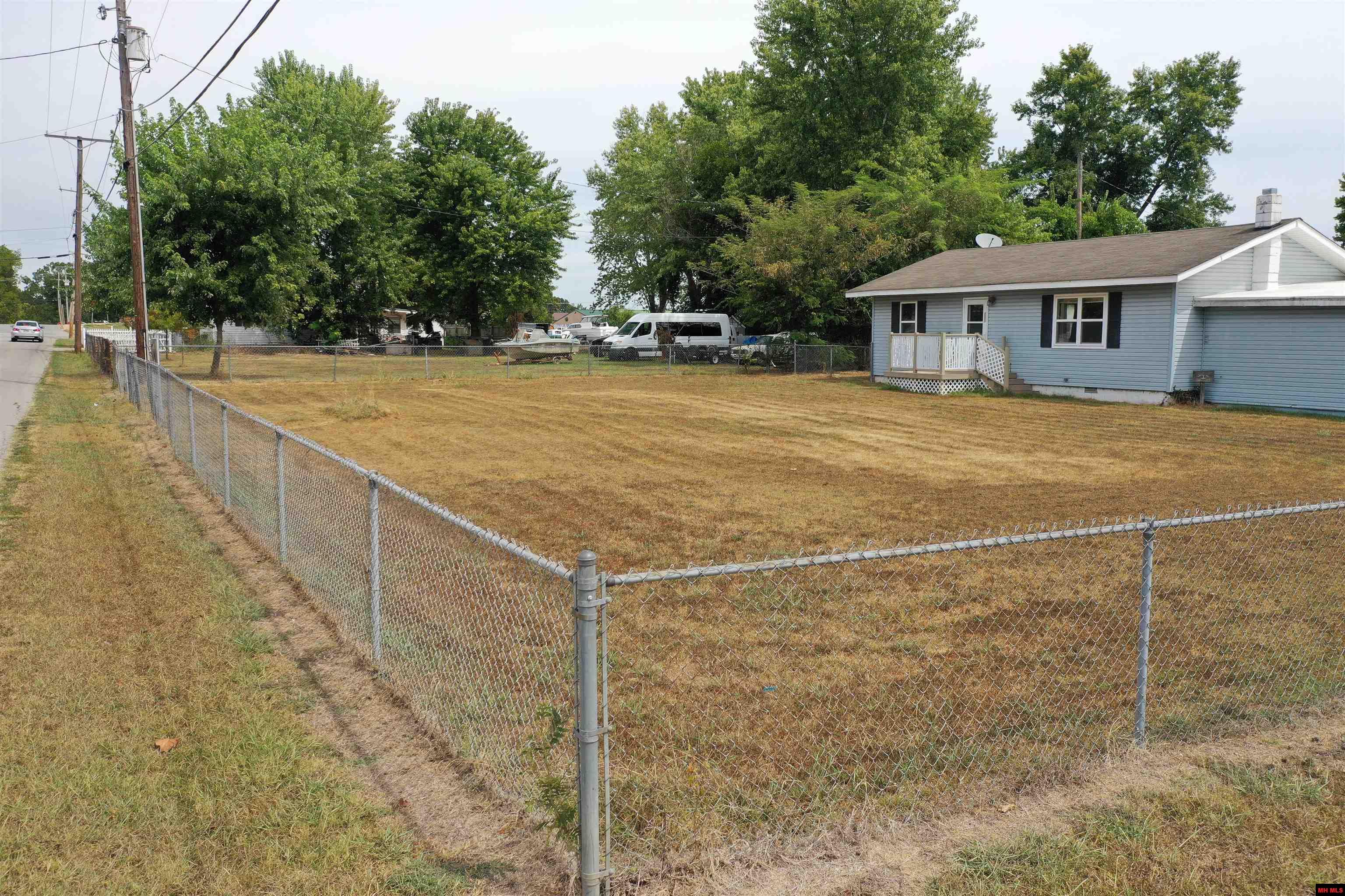 111 S JOHNSON STREET Gassville, AR 72635