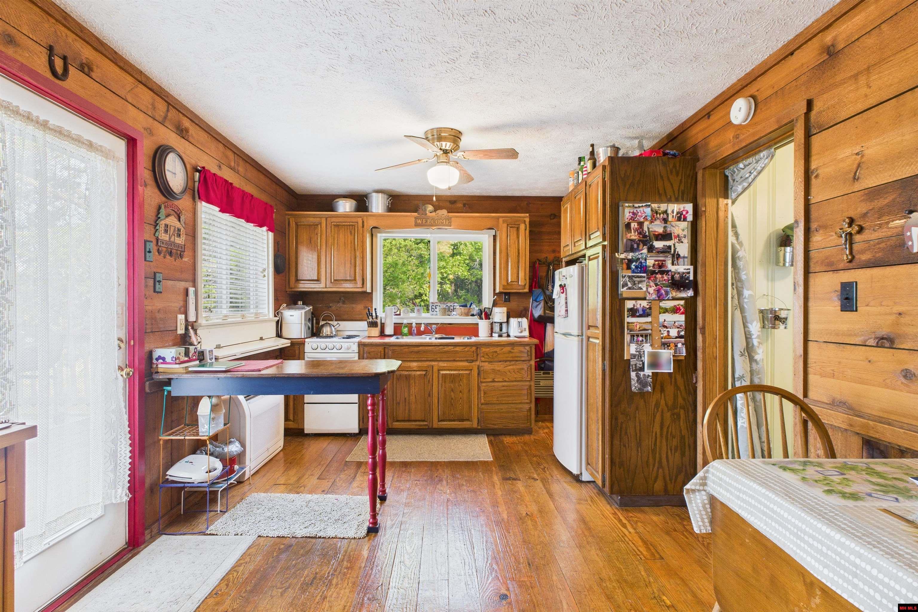 239 MC 126 Oakland, AR 72661