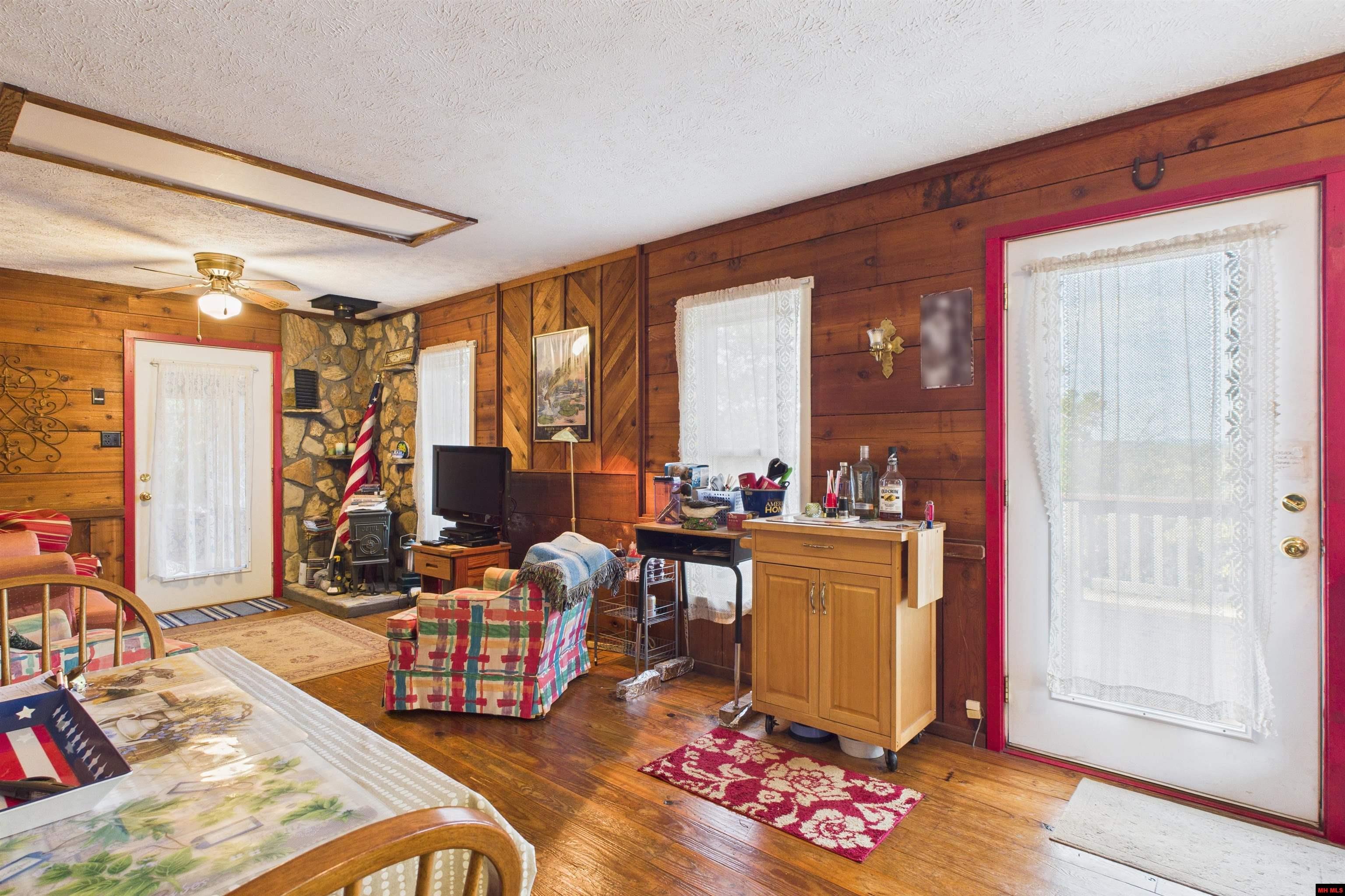 239 MC 126 Oakland, AR 72661