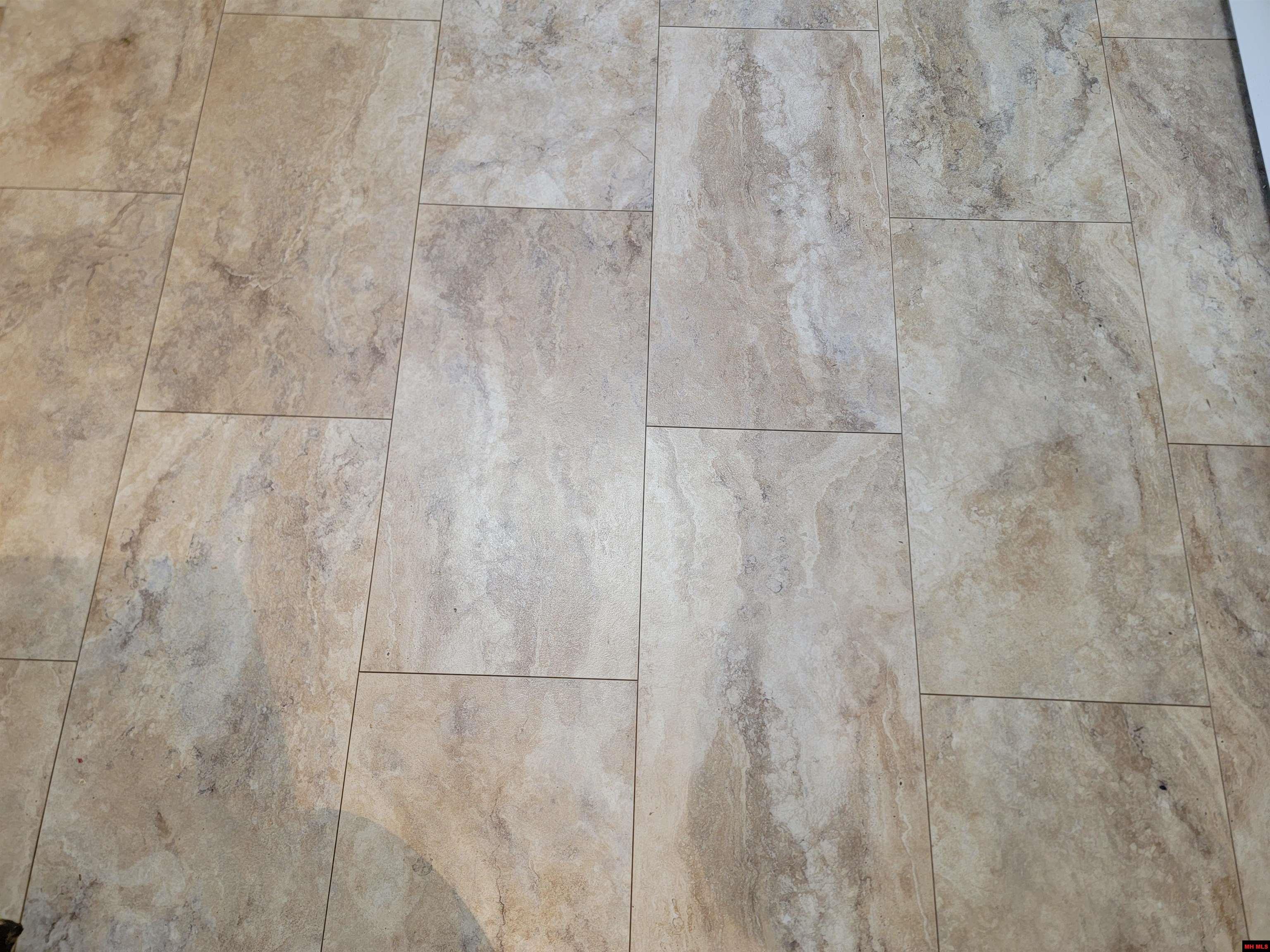 1704 EAGLE DRIVE Mountain Home, AR