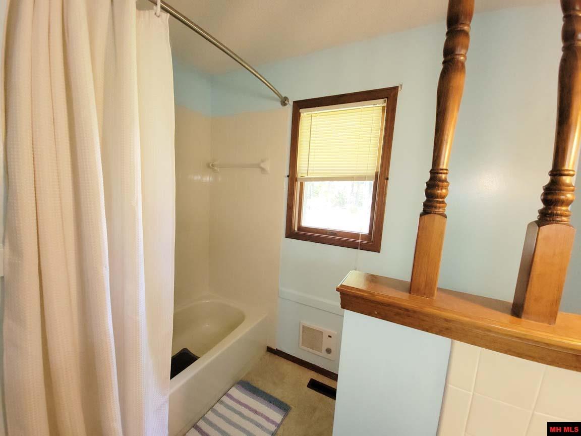 1704 EAGLE DRIVE Mountain Home, AR