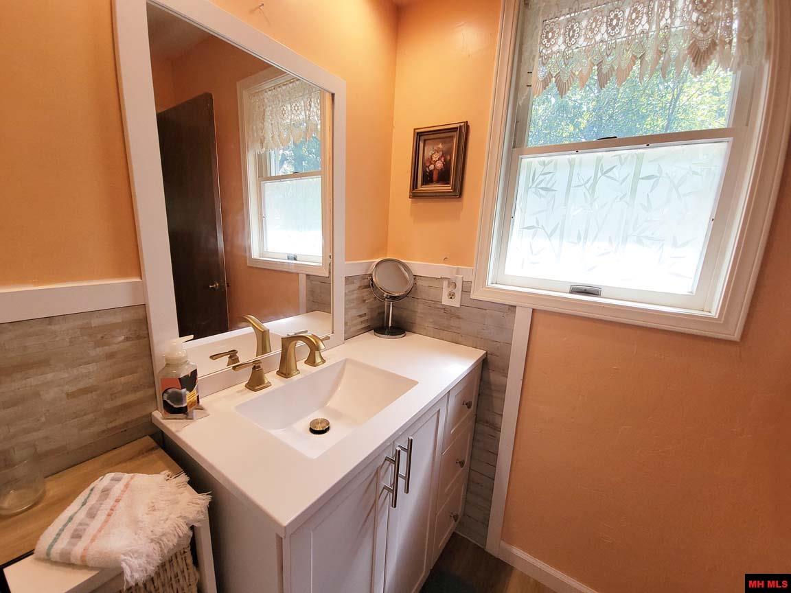 1704 EAGLE DRIVE Mountain Home, AR