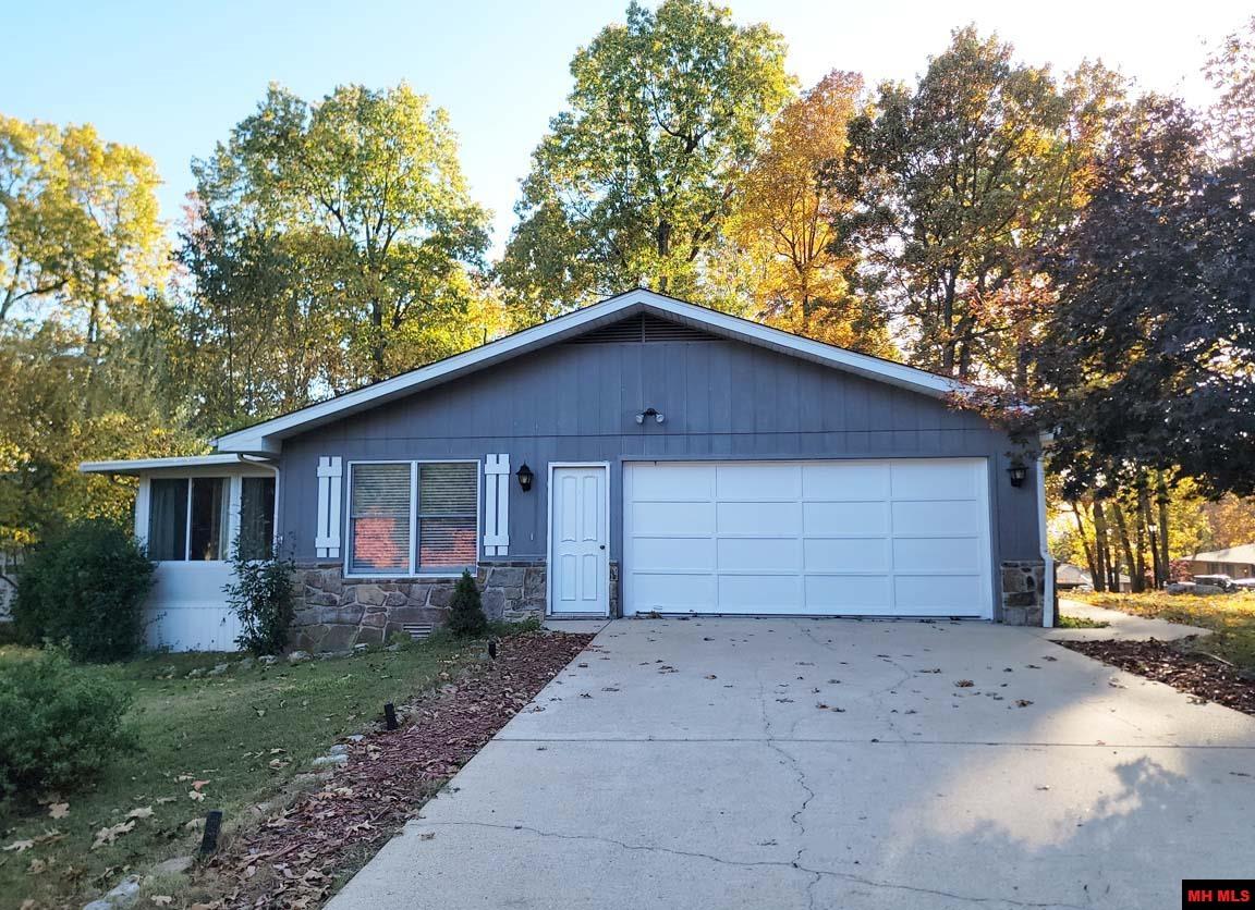 1704 EAGLE DRIVE Mountain Home, AR