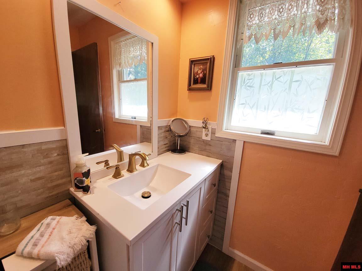 1704 EAGLE DRIVE Mountain Home, AR