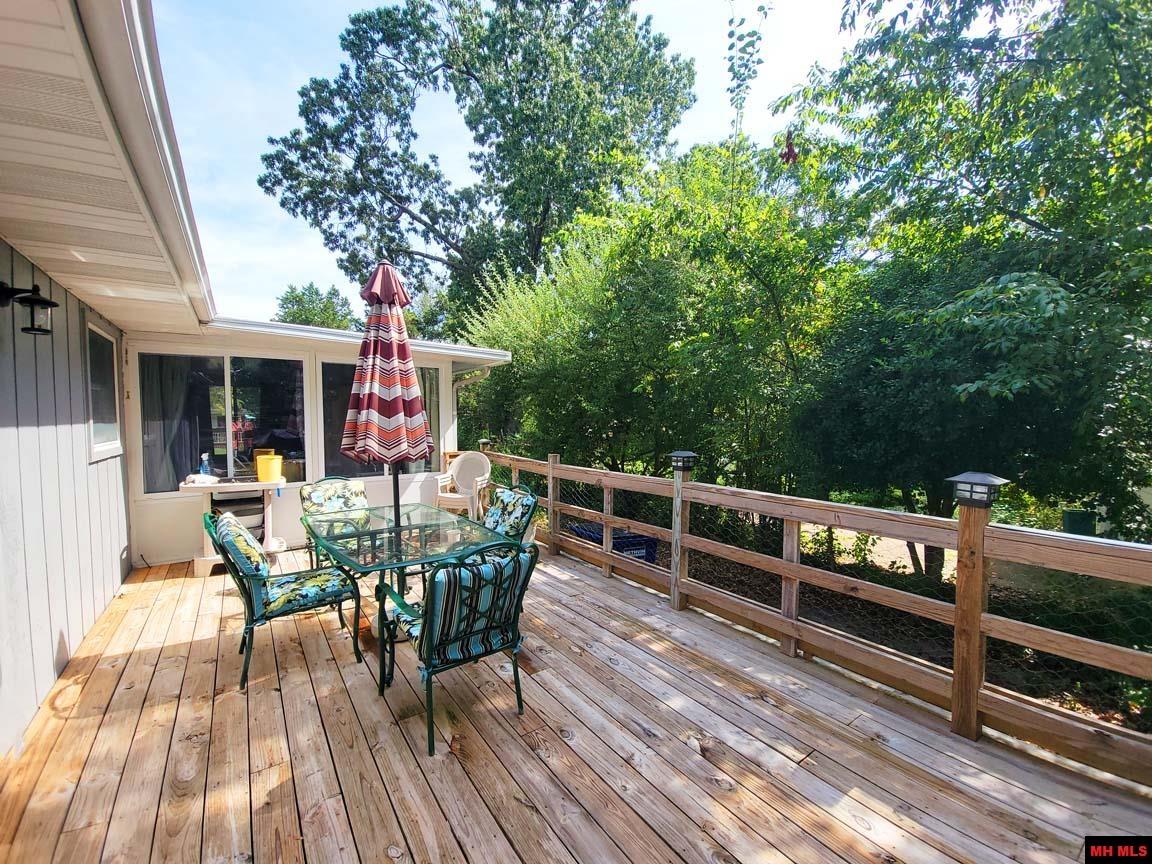 1704 EAGLE DRIVE Mountain Home, AR