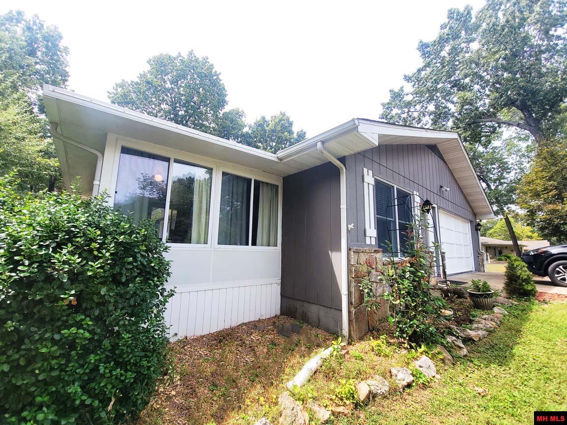 1704 EAGLE DRIVE Mountain Home, AR